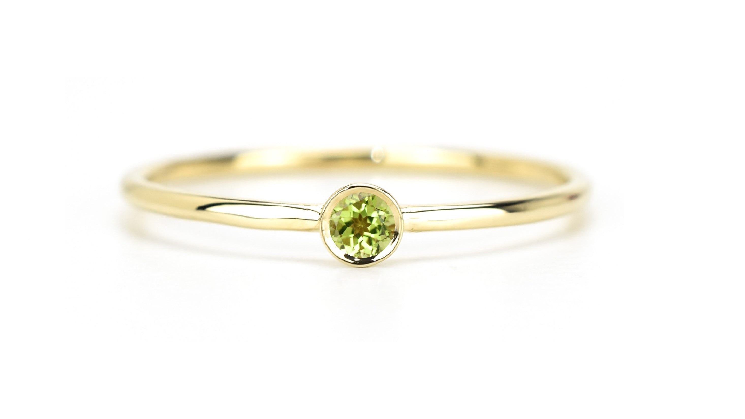 Peridoot ring, gouden peridoot ring, aanschuifring goud, 14k goud ring groene steen