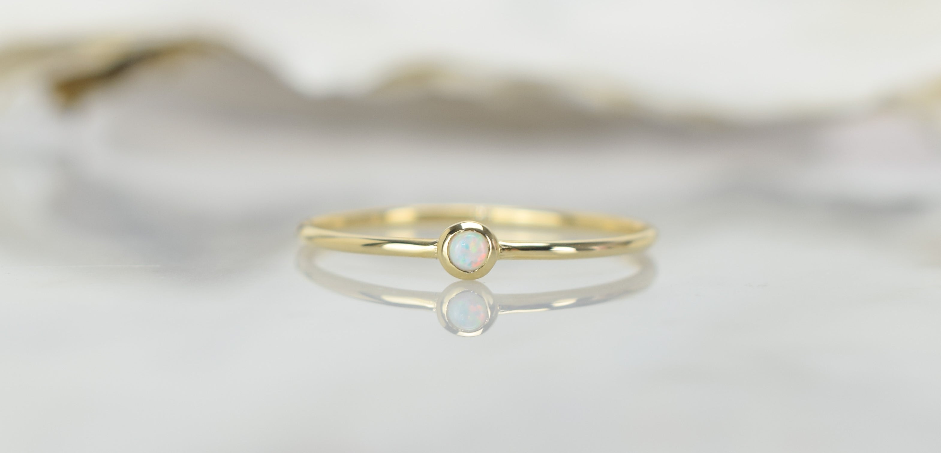 Aanschuifring goud, opaal gouden ring, 14k aanschuifring opaal