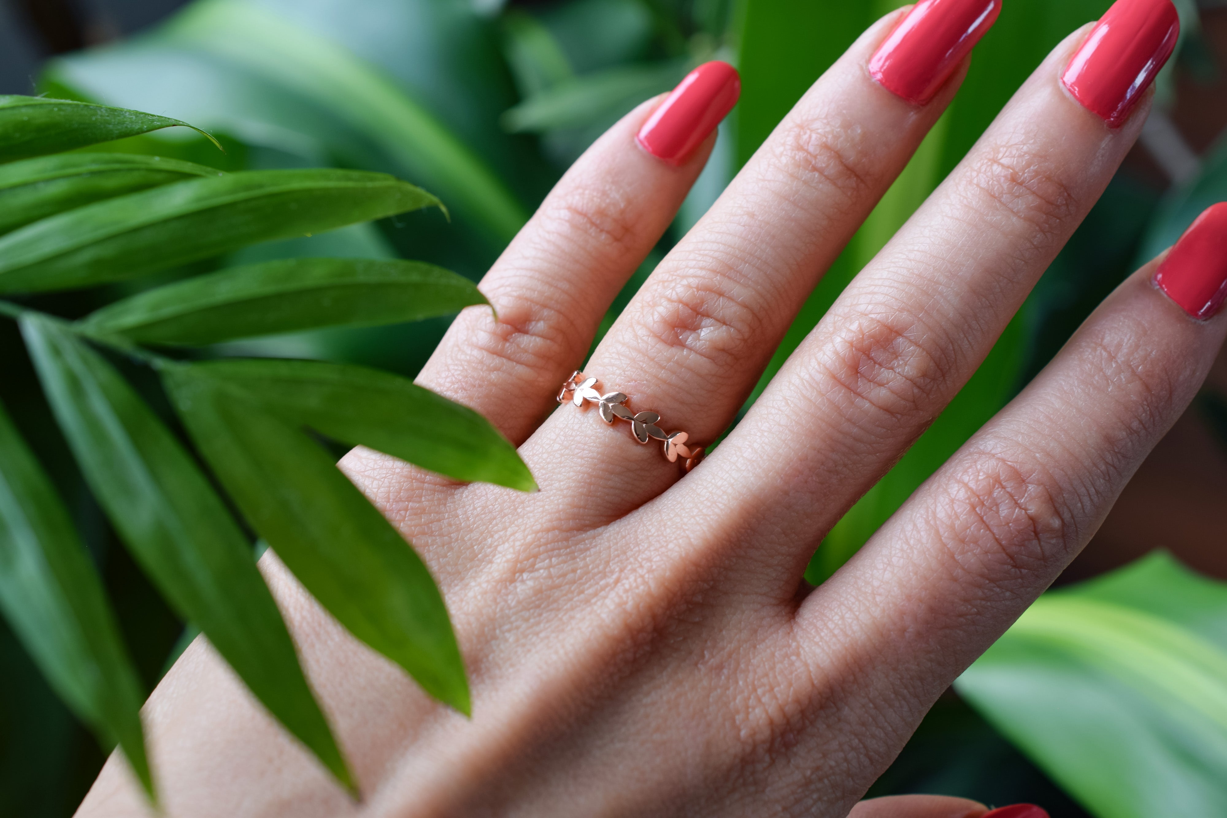 rose blaadjes ring, ring 18k rose goud, stapel ring goud, rose gouden sieraden, bemyjewels, gouden blaadjes ring, leaf ring gold