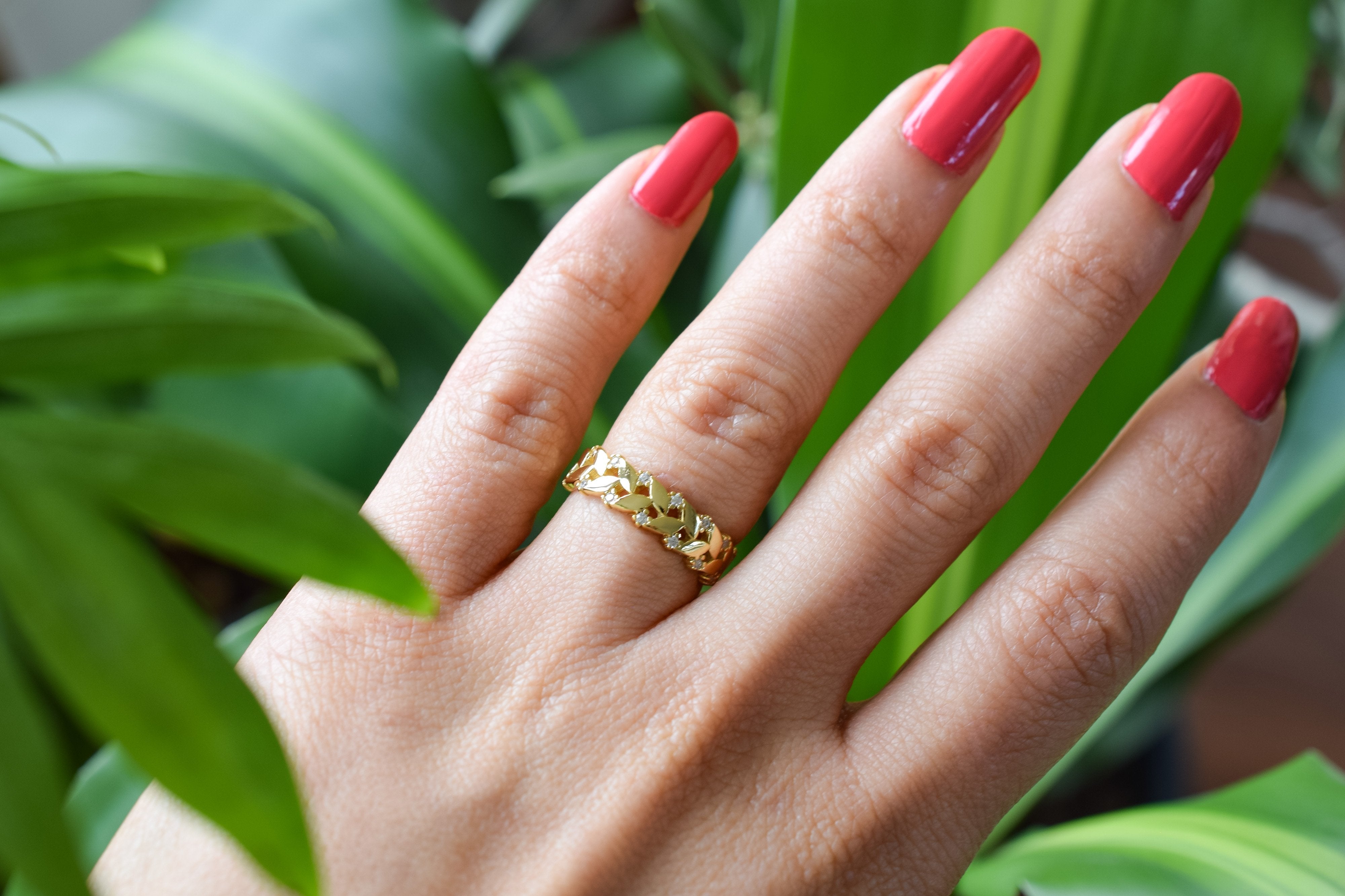 gouden statement ring, leaf ring goud, zilveren ring met blaadjes, blaadjes ring met stenen, blaadjes ring rose goud, gouden ring met blaadjes en stenen
