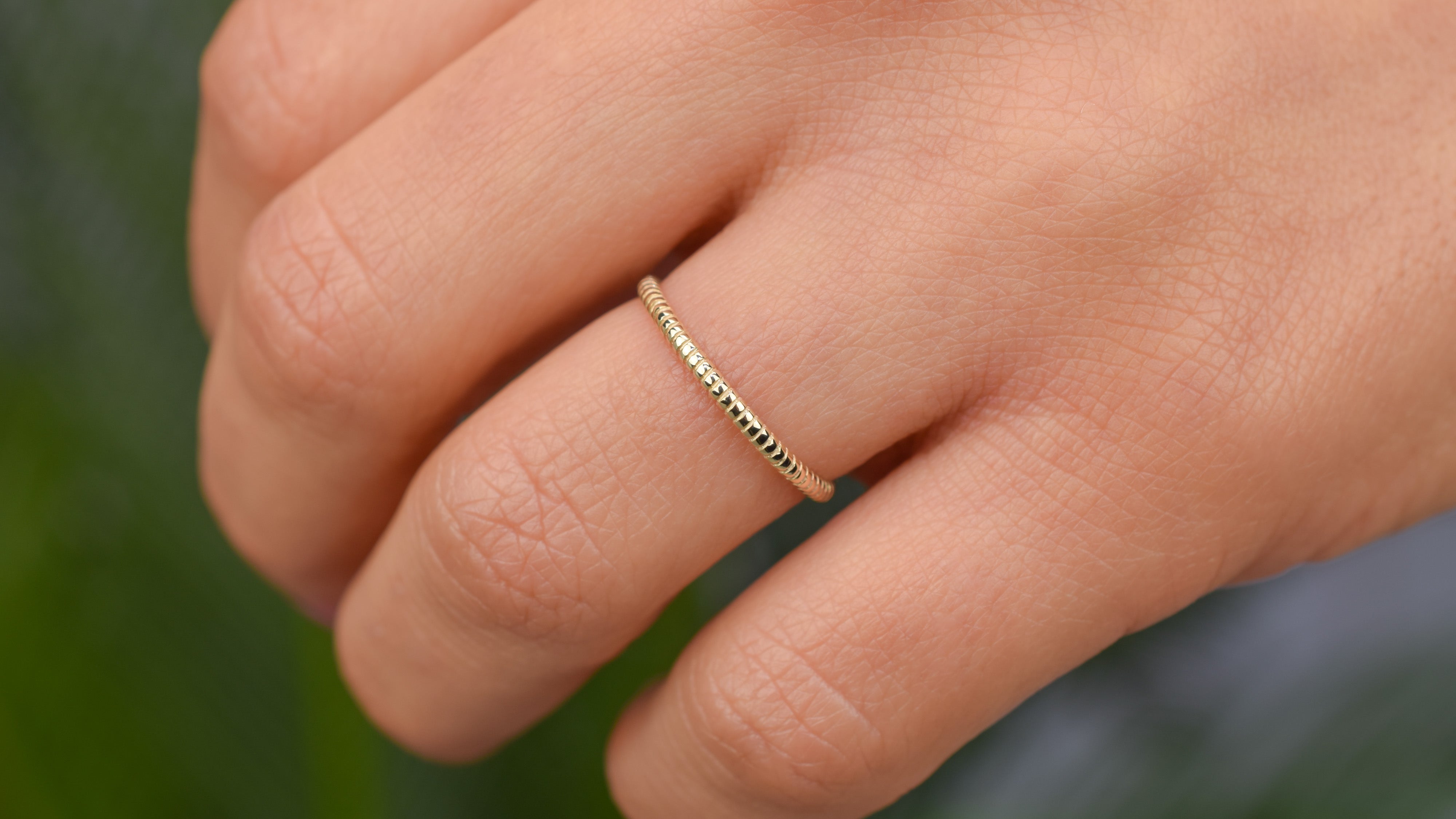 Aanschuifring, ronde ring, 14k gouden ring, subtiele ring, 14k ring, 585 gouden ring, ribbel ring, stacking ring, gouden ribbel ring