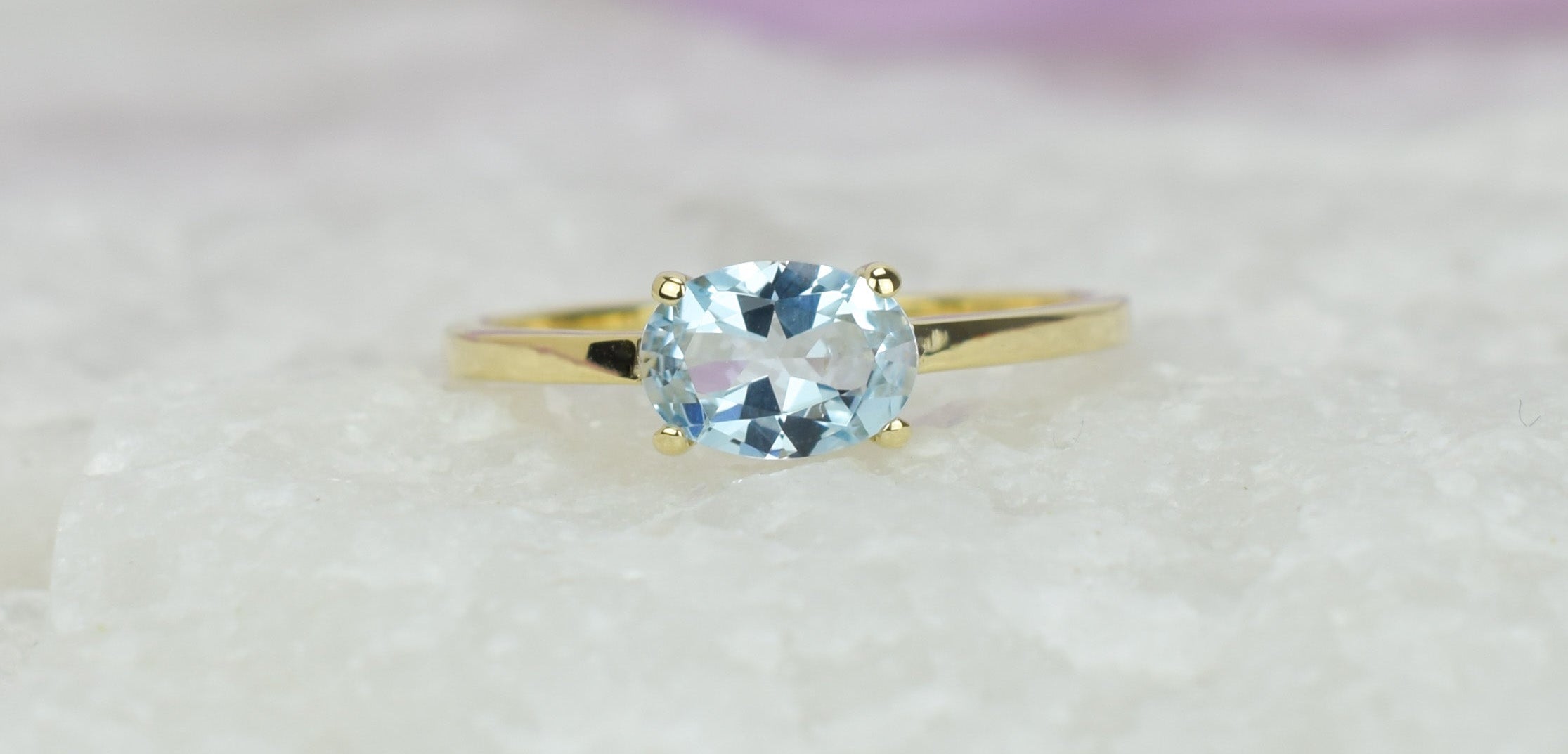 14k topaas ring, 14k swarovski ring, swarovski gouden ring, blauwe topaas ring, natuurlijke topaas ring, natuurlijke topaas steen, birthstone ring, geboortesteen topaas sieraden, sieraden natuurlijke stenen, natuurlijke stenen