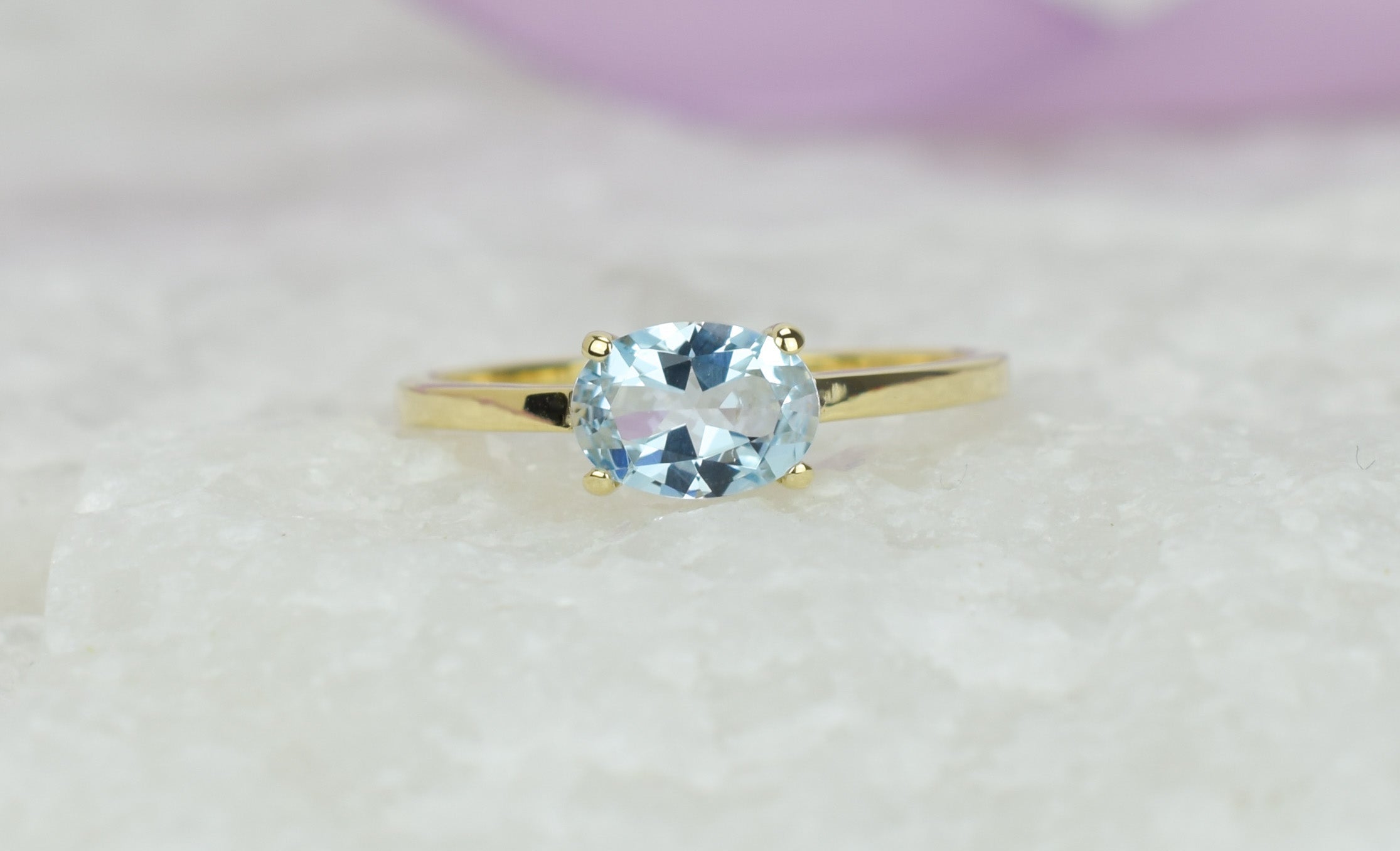 14k topaas ring, 14k swarovski ring, swarovski gouden ring, blauwe topaas ring, natuurlijke topaas ring, natuurlijke topaas steen, birthstone ring, geboortesteen topaas sieraden, sieraden natuurlijke stenen, natuurlijke stenen