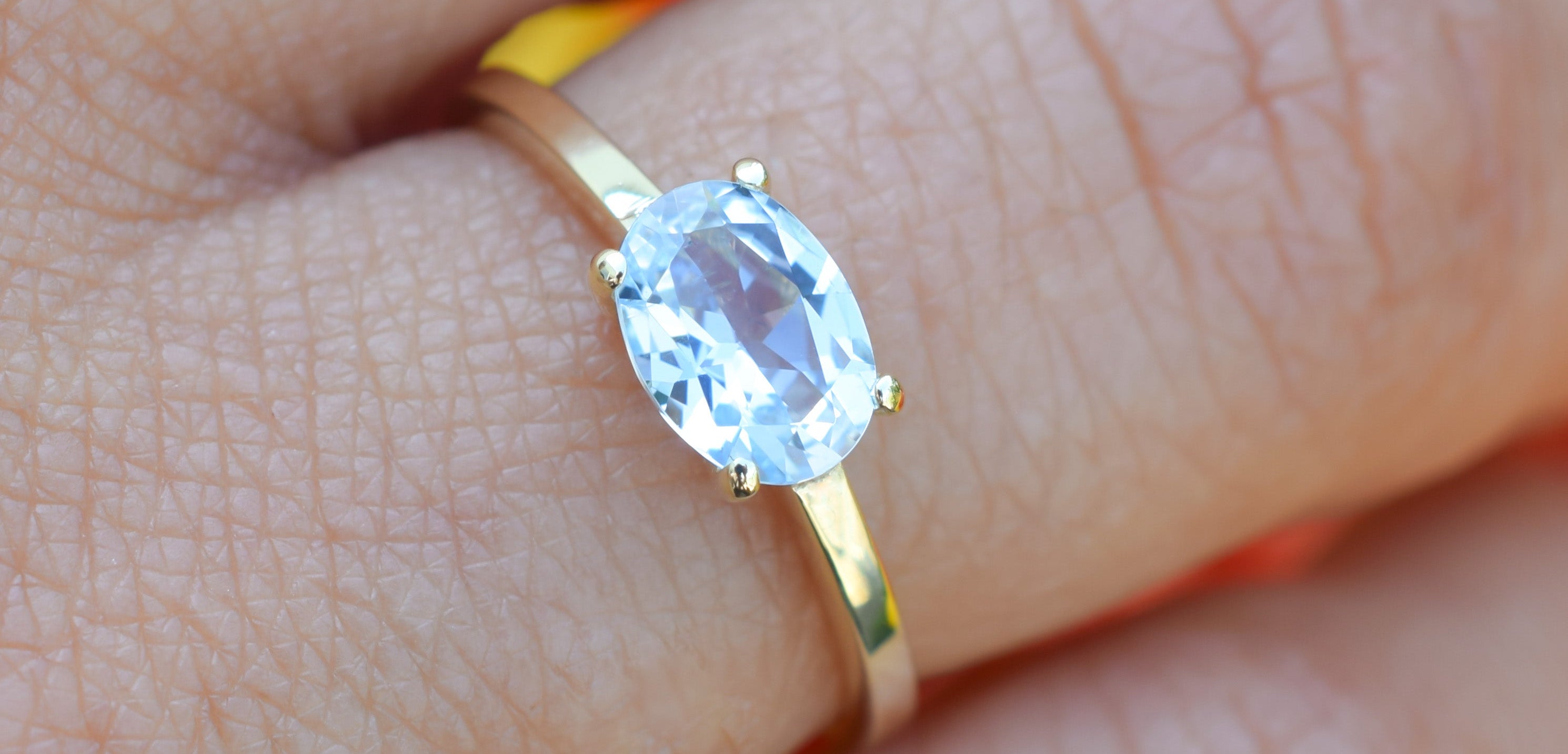 14k topaas ring, 14k swarovski ring, swarovski gouden ring, blauwe topaas ring, natuurlijke topaas ring, natuurlijke topaas steen, birthstone ring, geboortesteen topaas sieraden, sieraden natuurlijke stenen, natuurlijke stenen