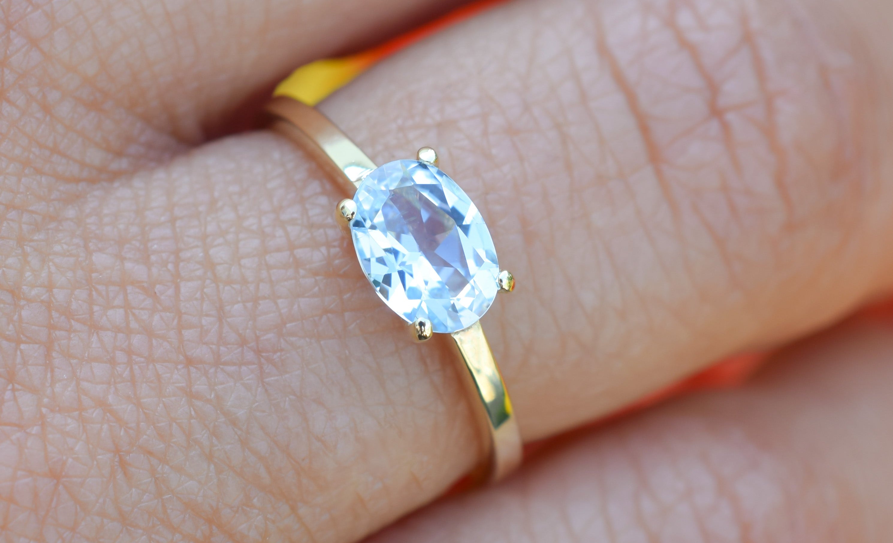 14k topaas ring, 14k swarovski ring, swarovski gouden ring, blauwe topaas ring, natuurlijke topaas ring, natuurlijke topaas steen, birthstone ring, geboortesteen topaas sieraden, sieraden natuurlijke stenen, natuurlijke stenen