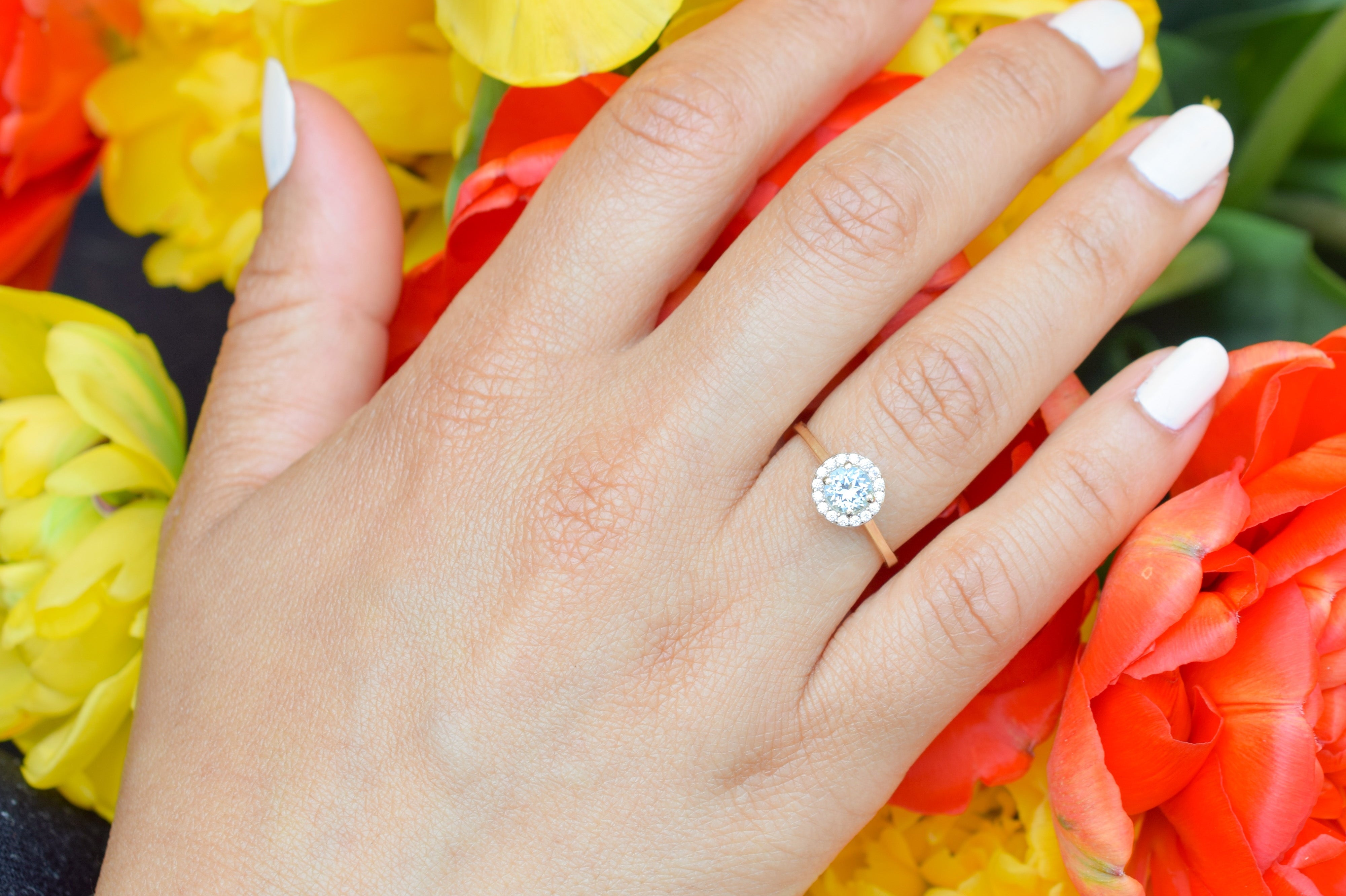 14k swarovski ring, swarovski goud, swarovski topaas ring, ring birthstone, november geboortesteen, ronde topaas ring, 14k gouden ring, 14k ronde blauwe steen ring