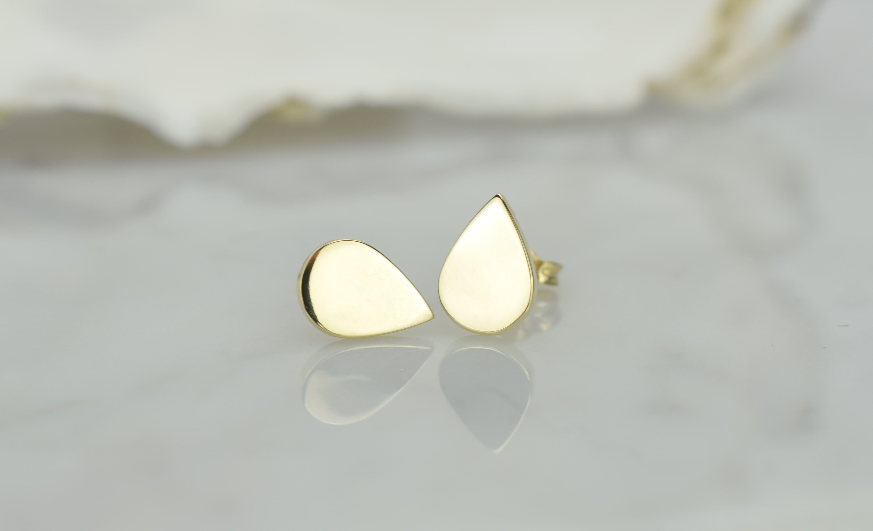 14 karaat goud oorknoppen, oorknoppen 14k druppelvormige, kleine oorbellen voor dames, traanvormige oorbellen