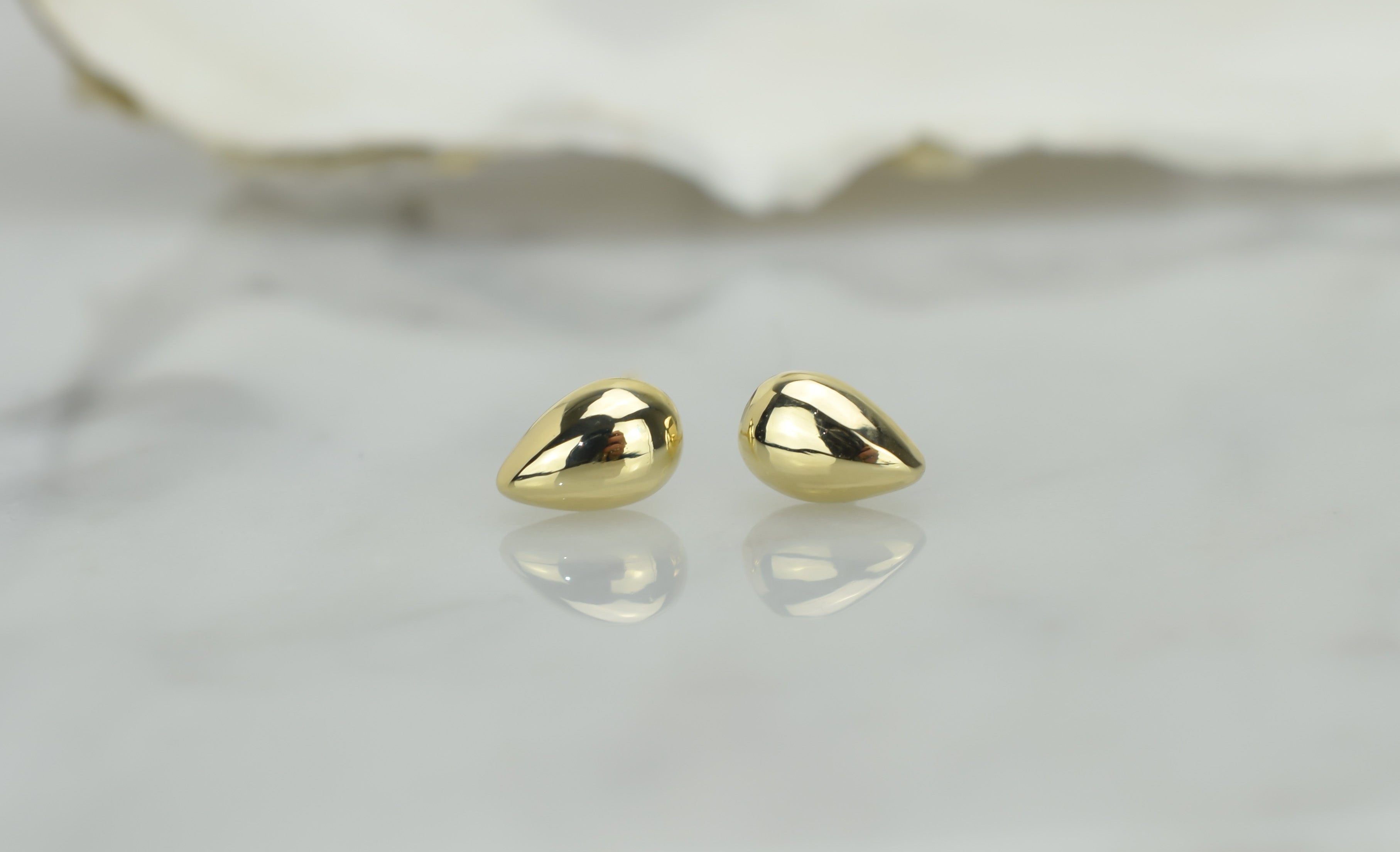 14 karaat goud oorknoppen, oorknoppen 14k druppelvormige, kleine oorbellen voor dames, traanvormige oorbellen