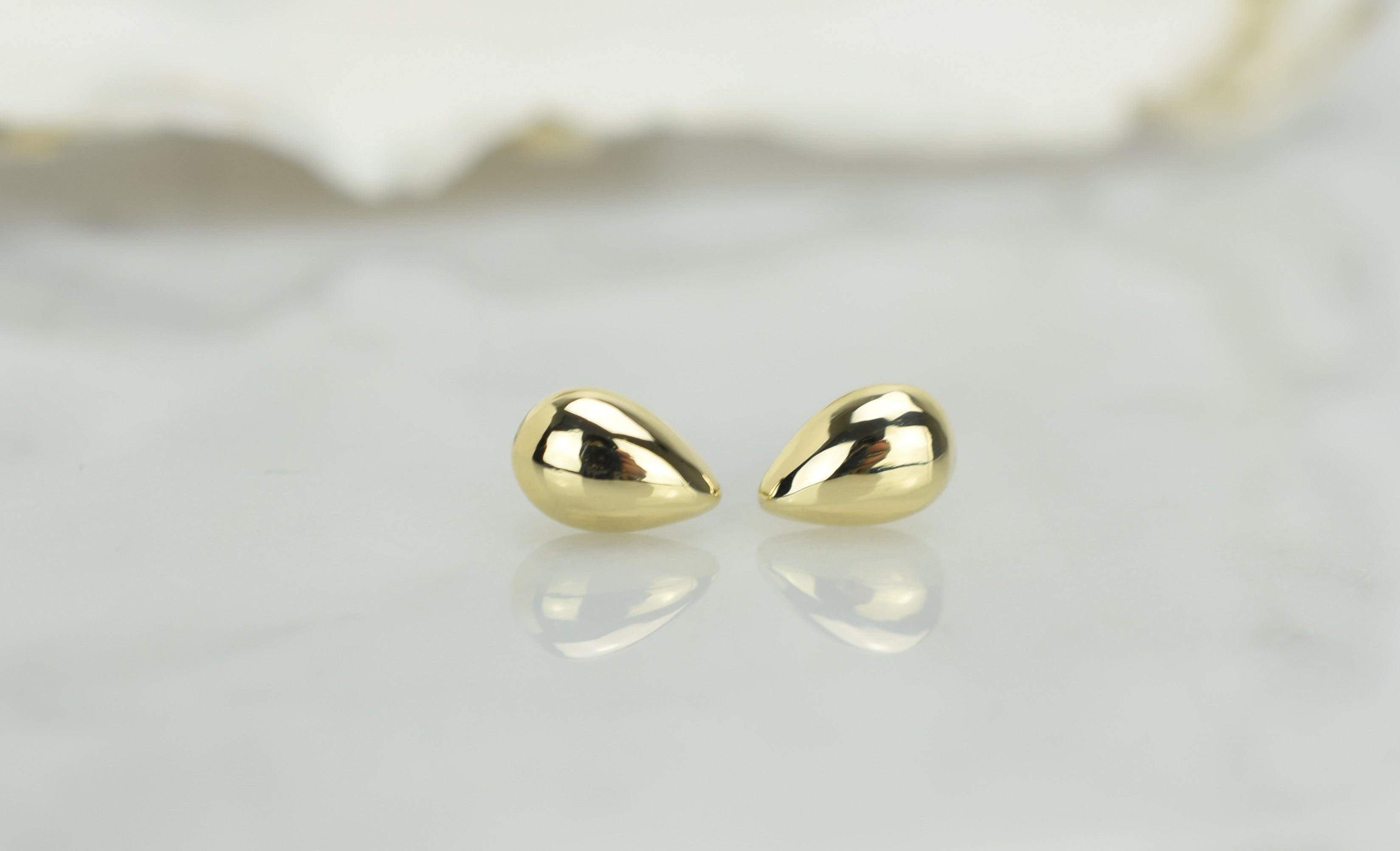 14 karaat goud oorknoppen, oorknoppen 14k druppelvormige, kleine oorbellen voor dames, traanvormige oorbellen