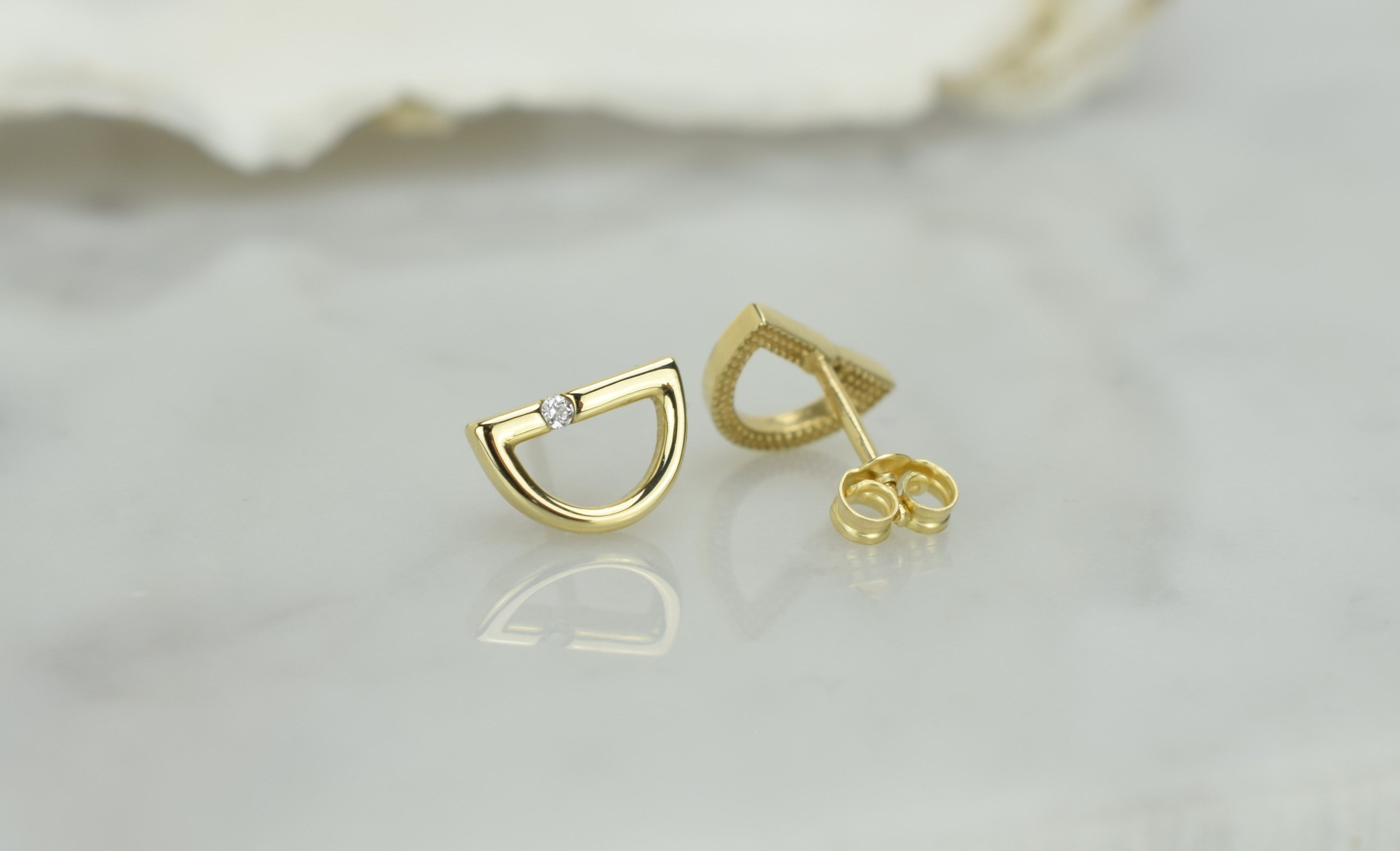 14k oorbellen voor dames, gouden oorknoppen met stenen, 14k gouden met stenen oorbellen, unieke oorbellen met stenen, sierlijke oorbellen voor dames