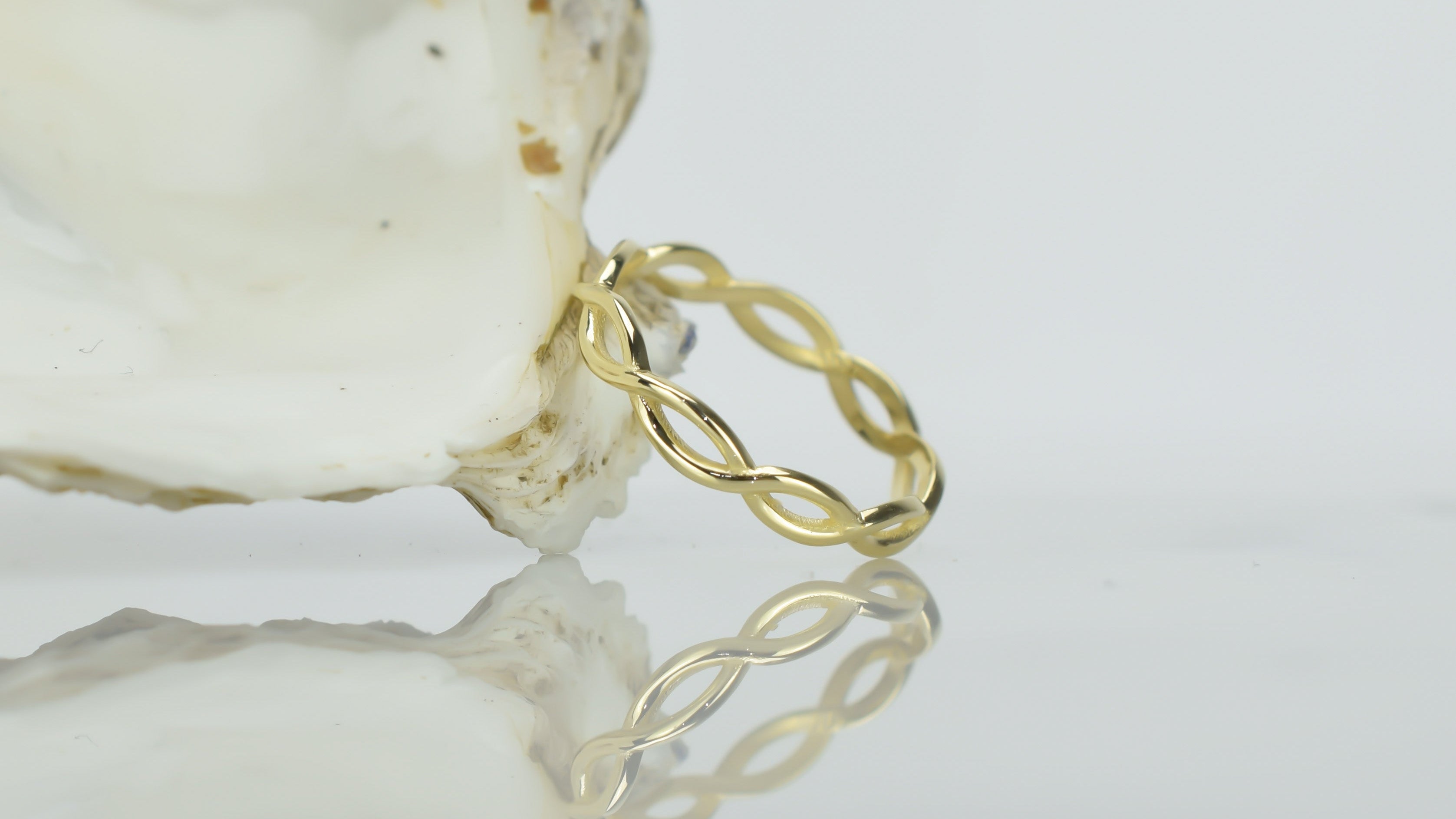 14k stapel ring, celtic ring 14k, twisted gouden ring, simpele ring 14k goud, dames ring goud, 14 karaat gouden ring, stapel vrouwen ring, keltische ring goud, aanschuiring goud, unieke gouden ring