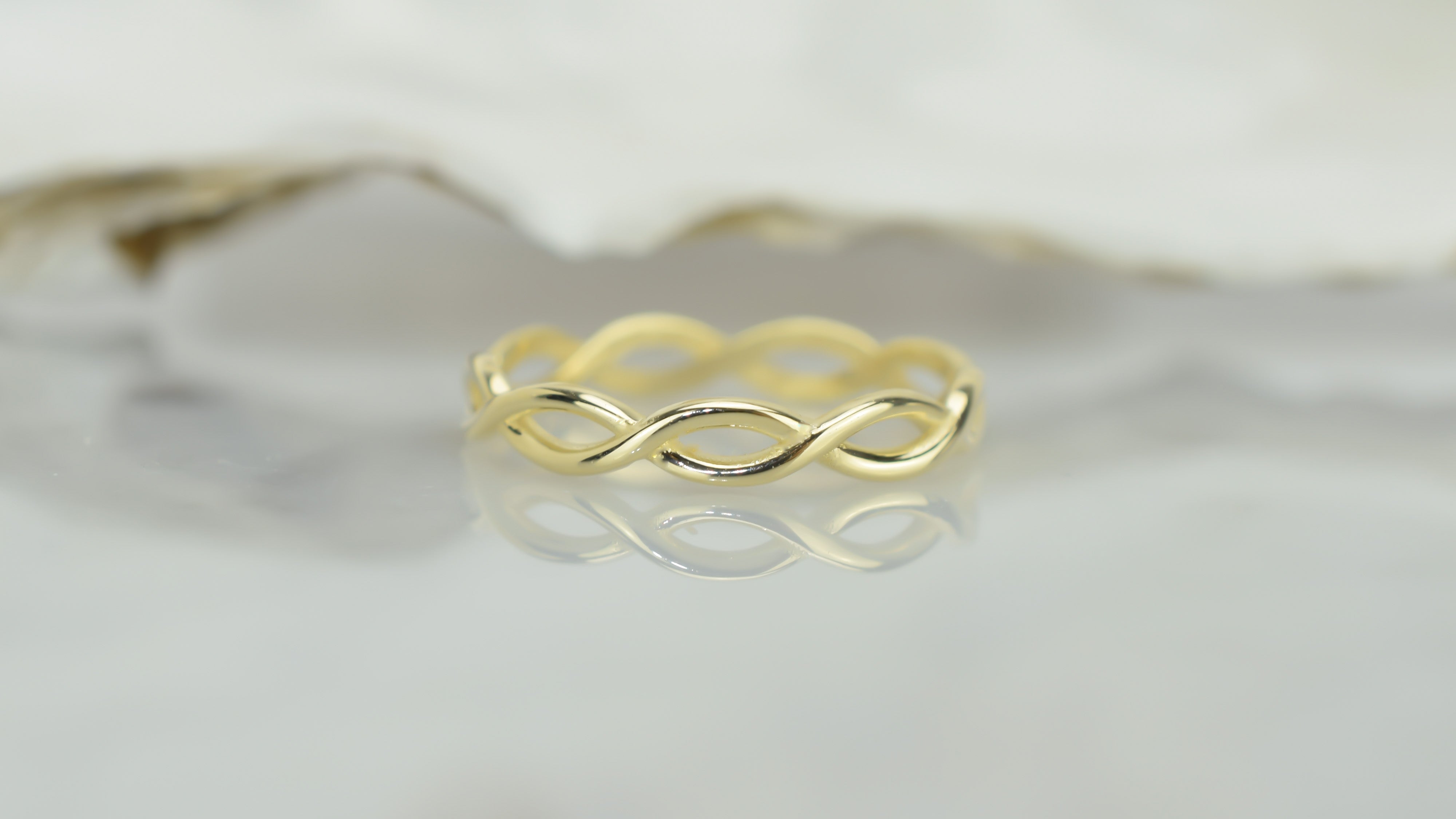 14k stapel ring, celtic ring 14k, twisted gouden ring, simpele ring 14k goud, dames ring goud, 14 karaat gouden ring, stapel vrouwen ring, keltische ring goud, aanschuiring goud, unieke gouden ring