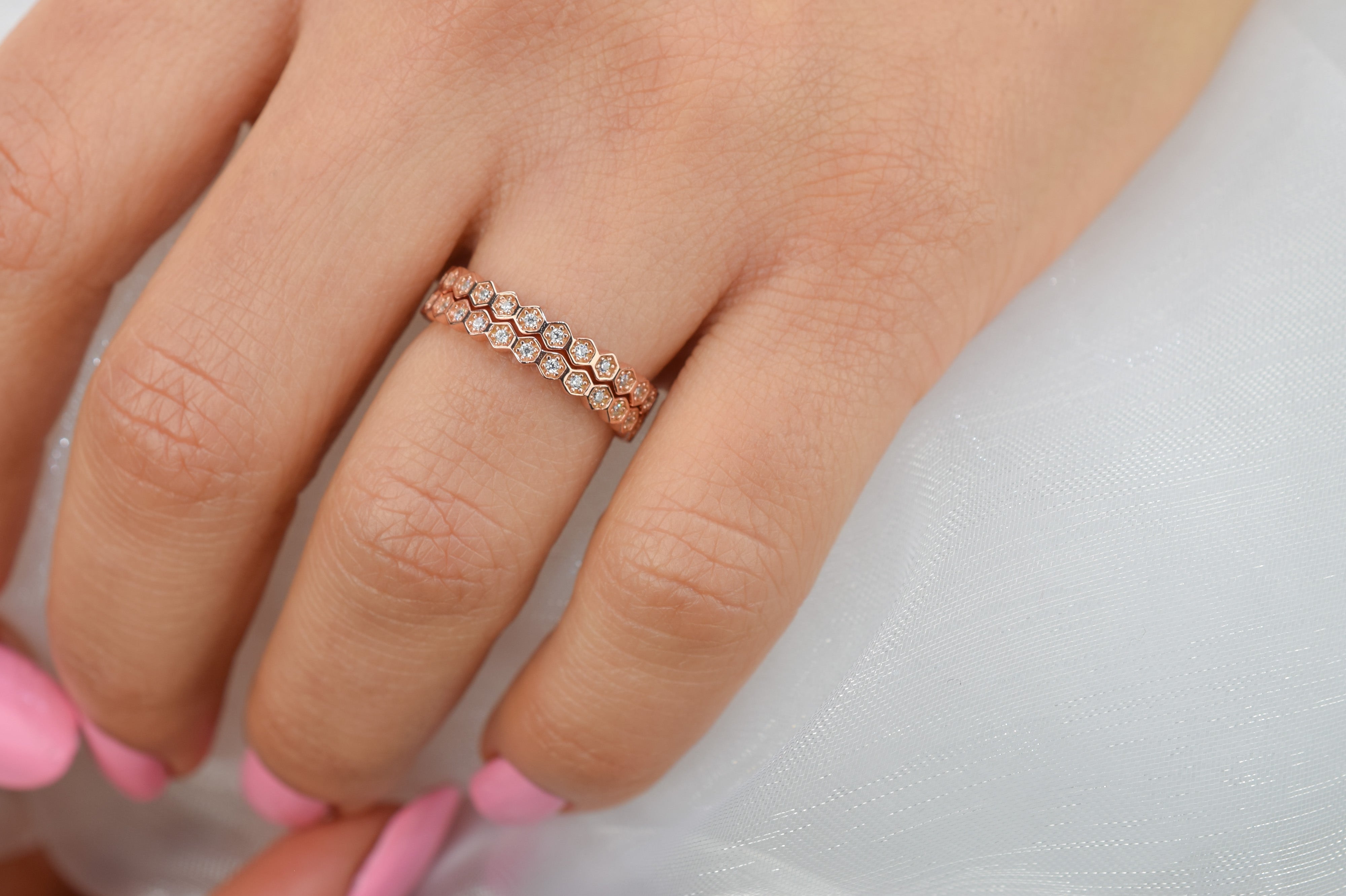 gouden honingraat aanschuifring, aanschuifring rosegoud, gouden ring honey, unieke ring, stapelring zilver, rosegoud aanschuifring