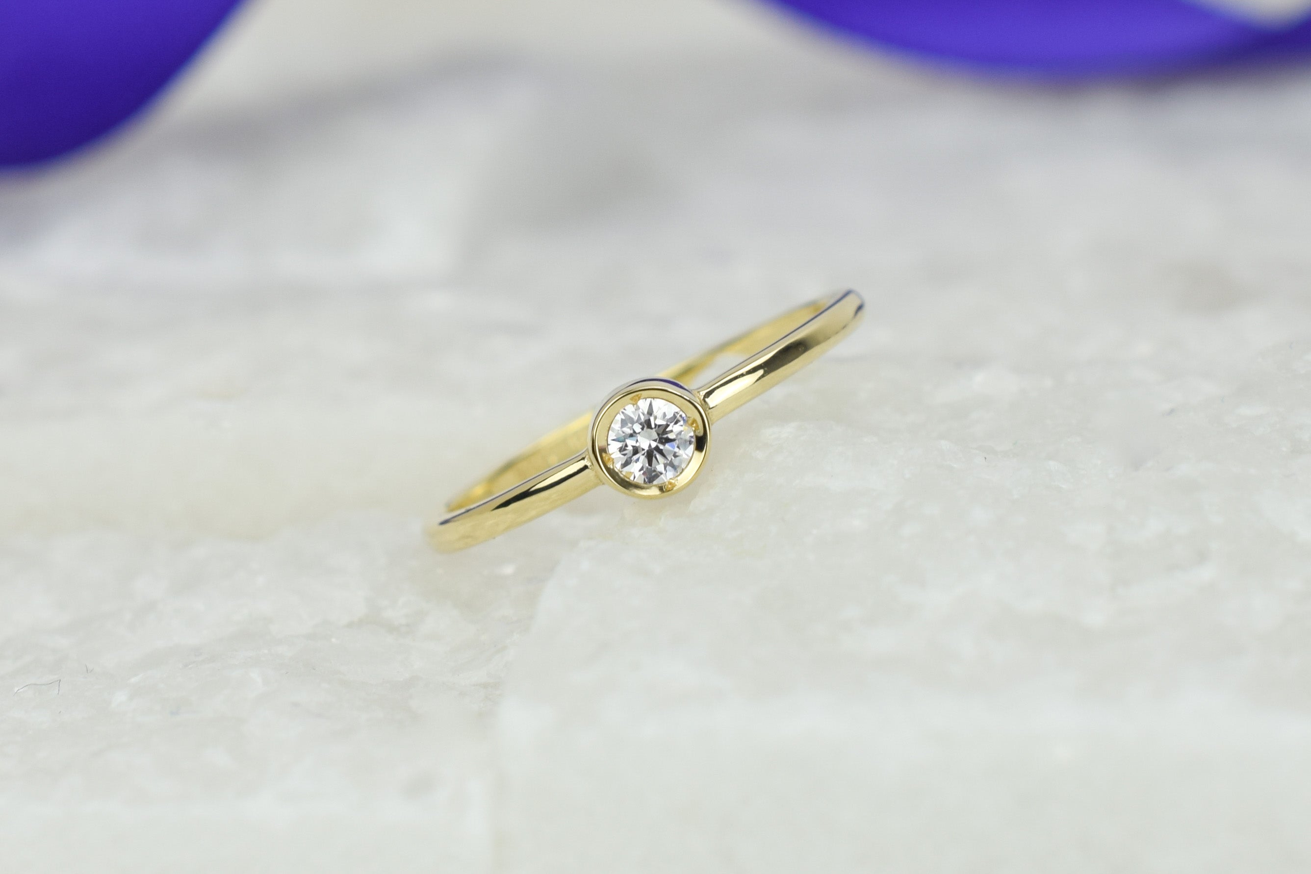 14k solitaire gouden ring, gouden ring met steen, 14 karaat gouden ring, stapelring goud, gouden verlovingsring, trouwring goud, dames gouden ring