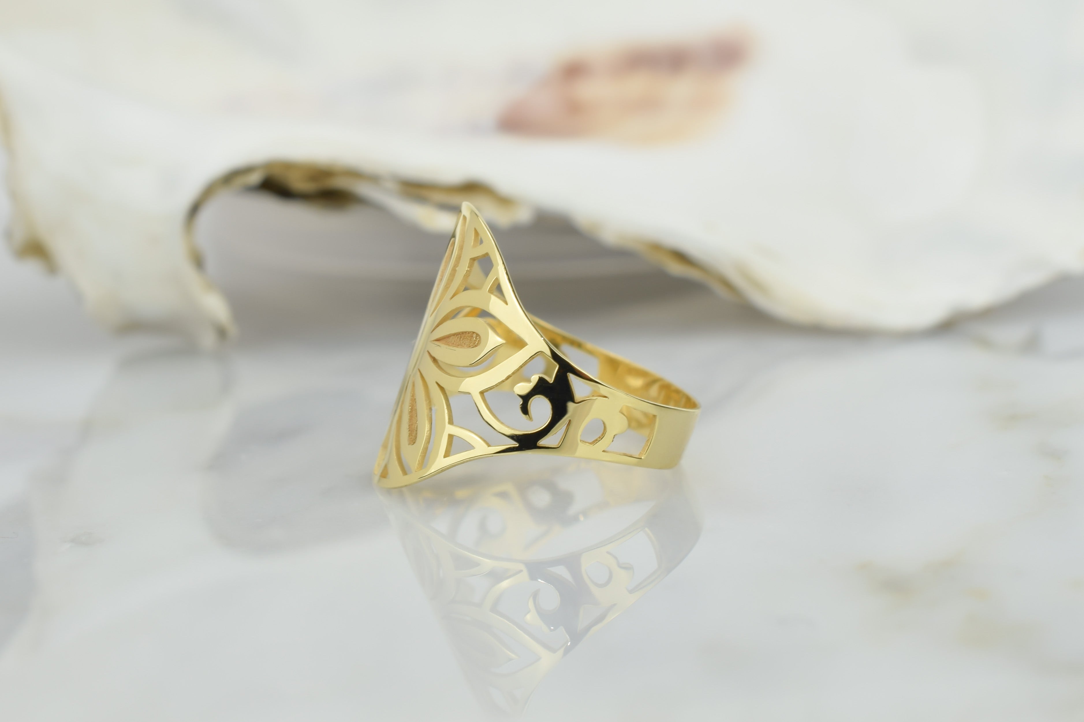 14k bloem Zegelring, Brede gouden ring, 14k Ring, Vrouwen Ring, Duim Ring, Statement Ring, Sieraden, Graveer Ring, Blaadjes Ring, Roos Ring