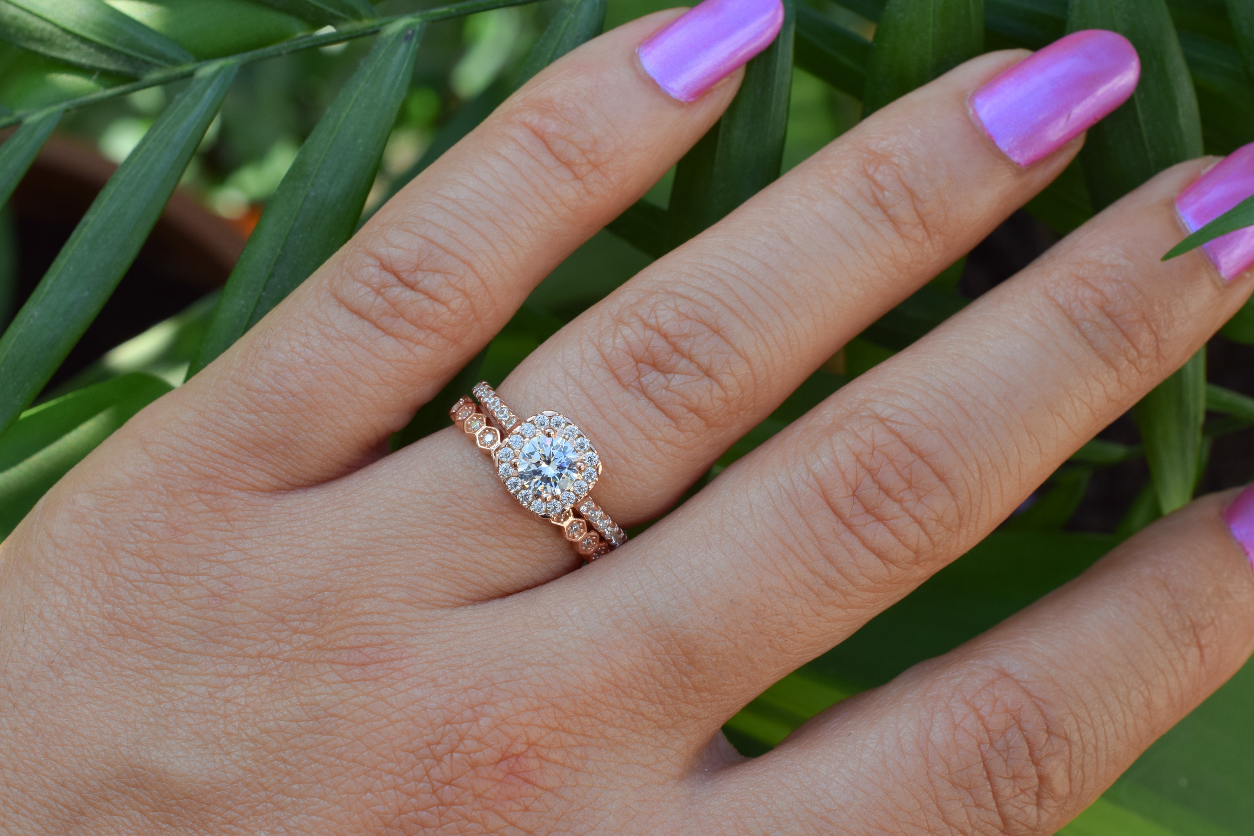 verlovingsring goud, gouden verlovingsring, zilveren verlovingsring, rosegouden verlovingsring, ring met stenen, solitaire zilveren ring met solitaire steen, vierkante ring, zilveren vierkante ring, gouden vierkante ring, ringenset goud, zilveren ringenset solitaire, Honeycomb Ring, Hexagon Ring, ringset, ring set