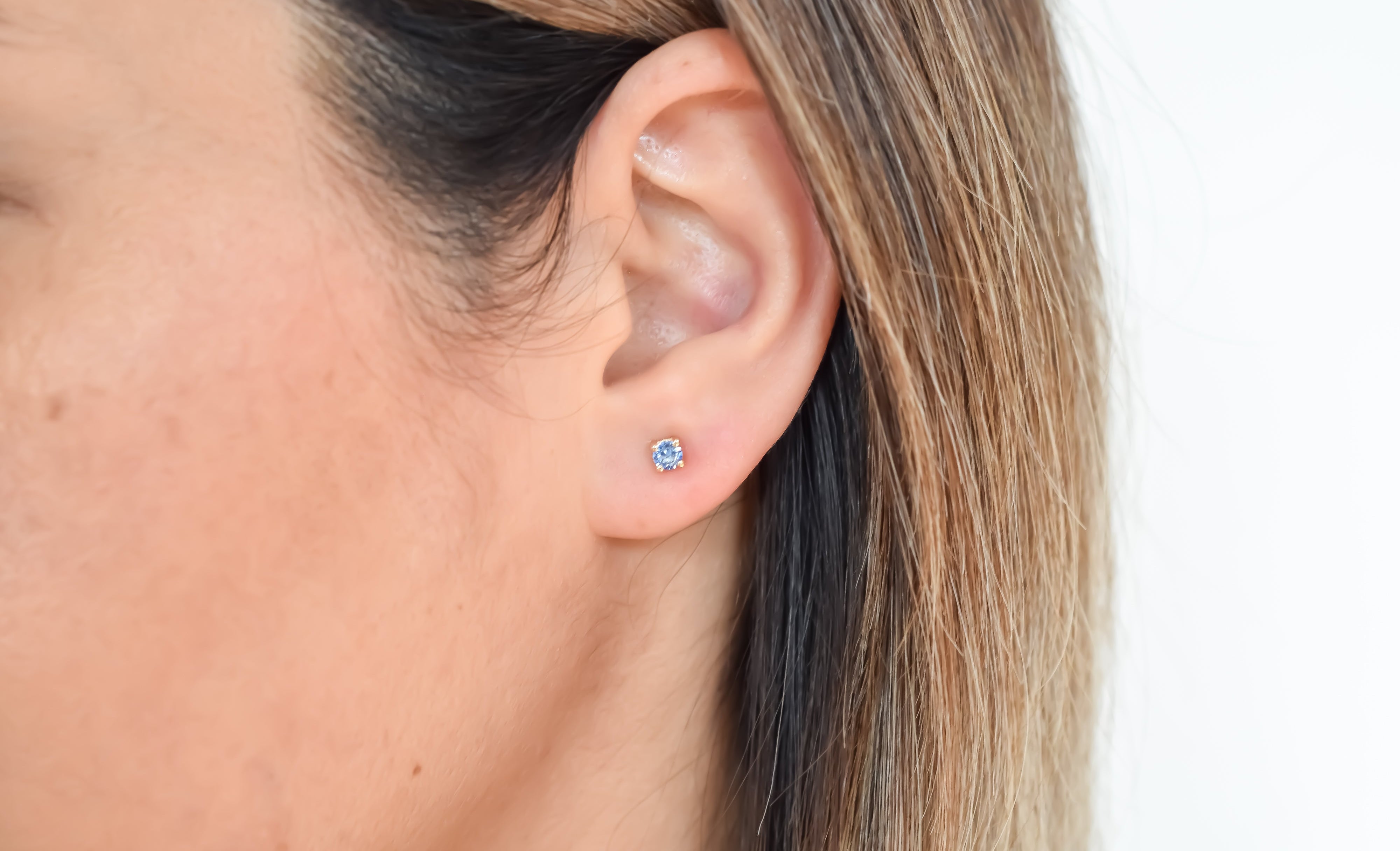 14k Gouden oorbellen, Blauwe oorknoppen Goud, kleine oorknoppen, Oorbellen, Blauwe steen oorbellen, 14k oorknoppen