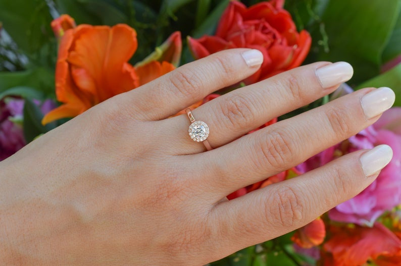 halo gouden ring, 18k goud, verlovingsring, ronde ring, gouden ronde ring, stapel ring, bruidsring