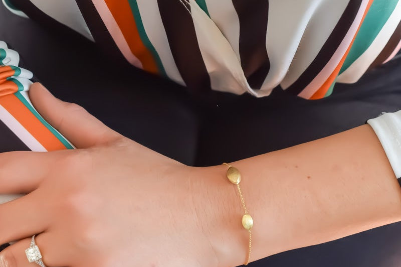 Dames armband 14k, armband met 2 hangers goud, gouden dames armband, verstselbare armband goud, 14k armband sieraden, dames 14k armband