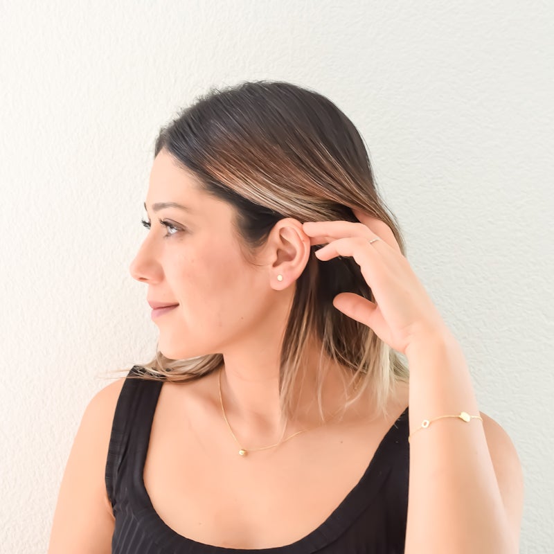 BeMy gouden sieraden zijn met veel passie en liefde ontworpen. Alleen hoogwaardige kwaliteit en de beste materialen zijn voor deze collectie uitgekozen. De collectie is vrouwelijk en heeft een eigentijdse stijl. Elk ontwerp heeft haar eigen vrouwelijke lijnen en vormen die de sieraad uniek maakt. De subtiele en klassieke designs laten zich makkelijk combineren van tijdloos, klassiek, trendy en feestelijk.