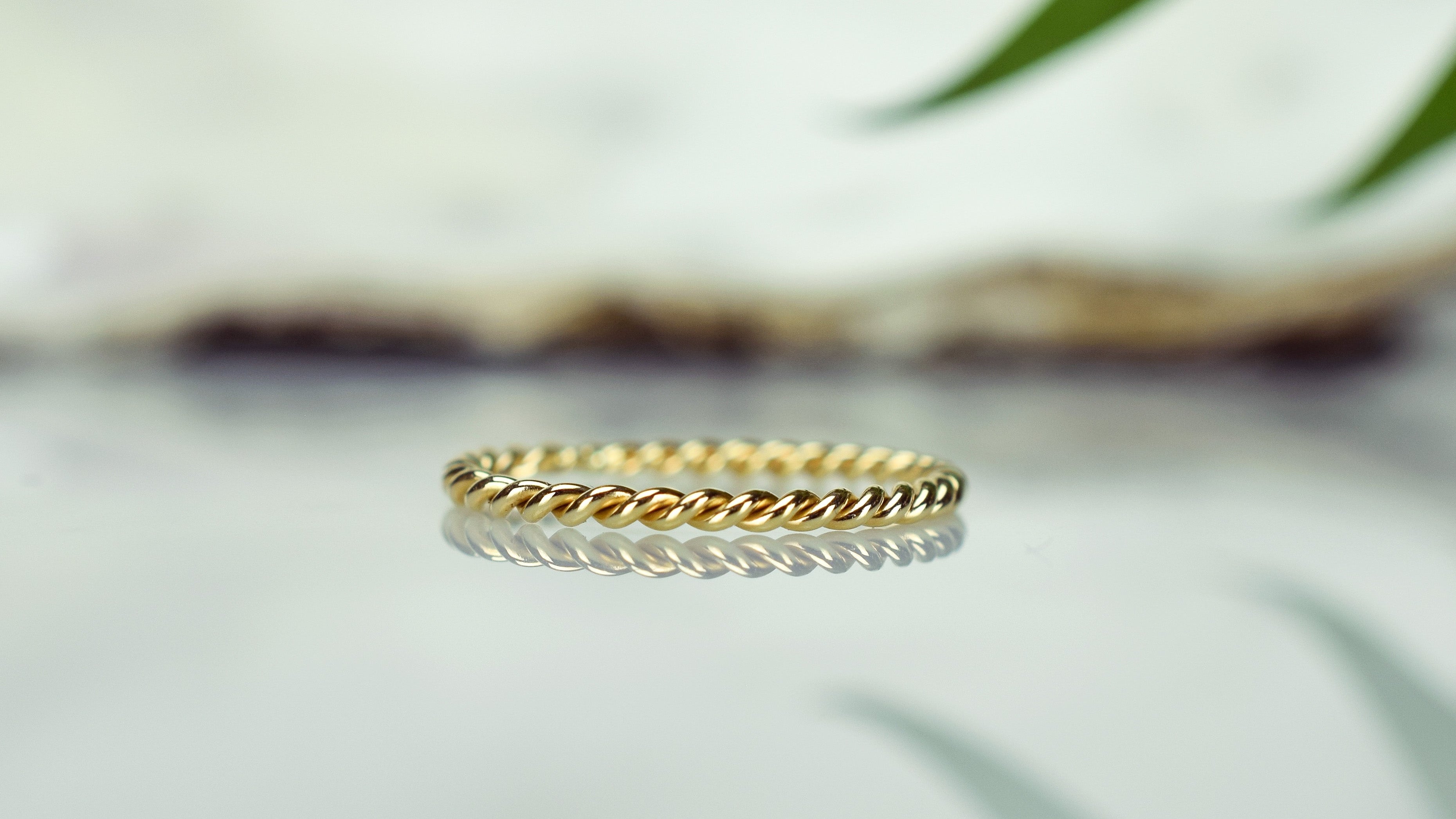 Twistend ring 14k Goud, twisted ringen, aanschuif ringen, vlecht ringen goud, gedraaide ringen 14k, gouden ring, stacking ring, 14k aanschuif ring