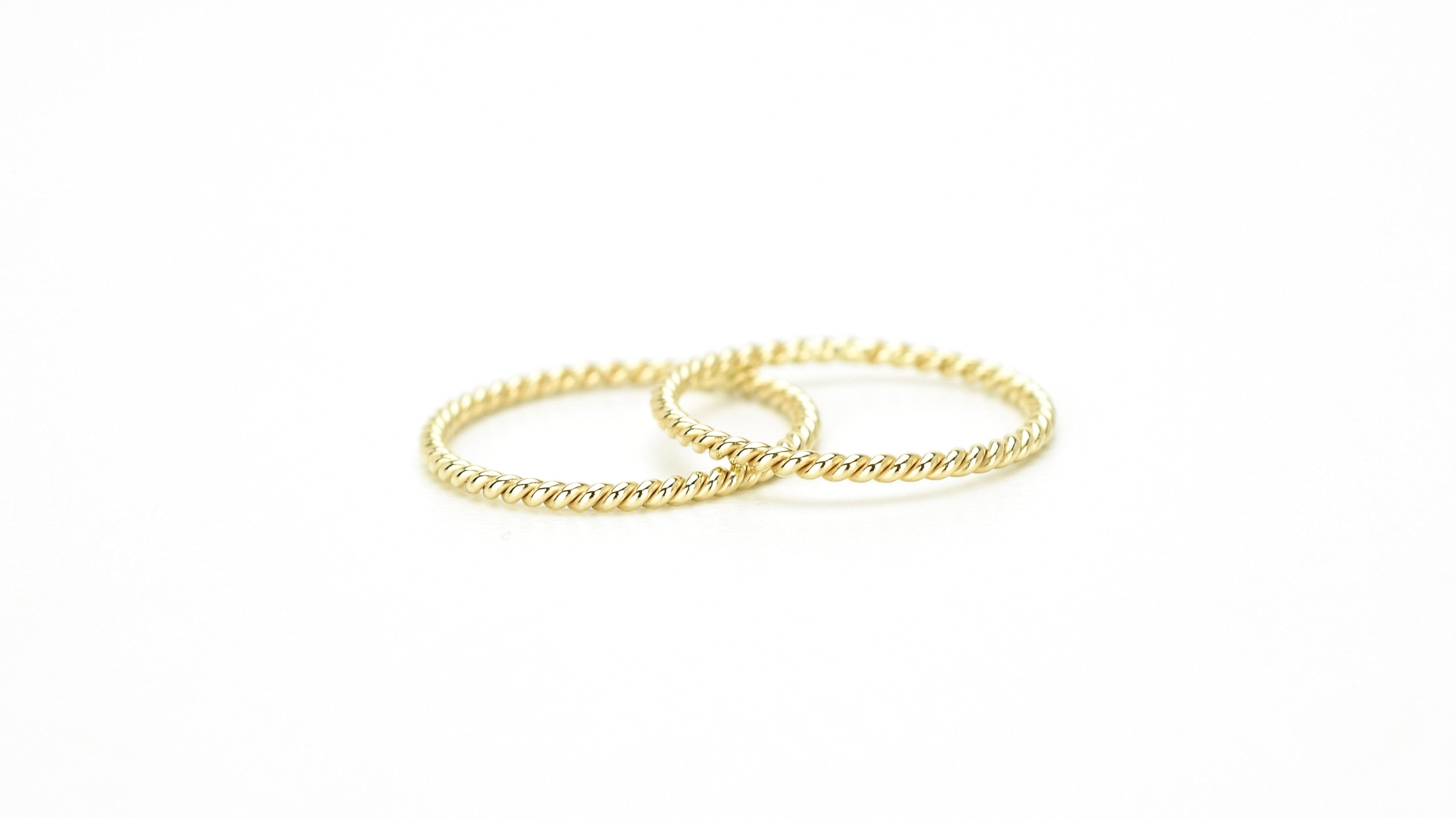 Twistend ring 14k Goud, twisted ringen, 2 aanschuif ringen, 2 vlecht ringen goud, 2 gedraaide ringen 14k, gouden ringen 2x, stacking ring, 14k aanschuif ringen