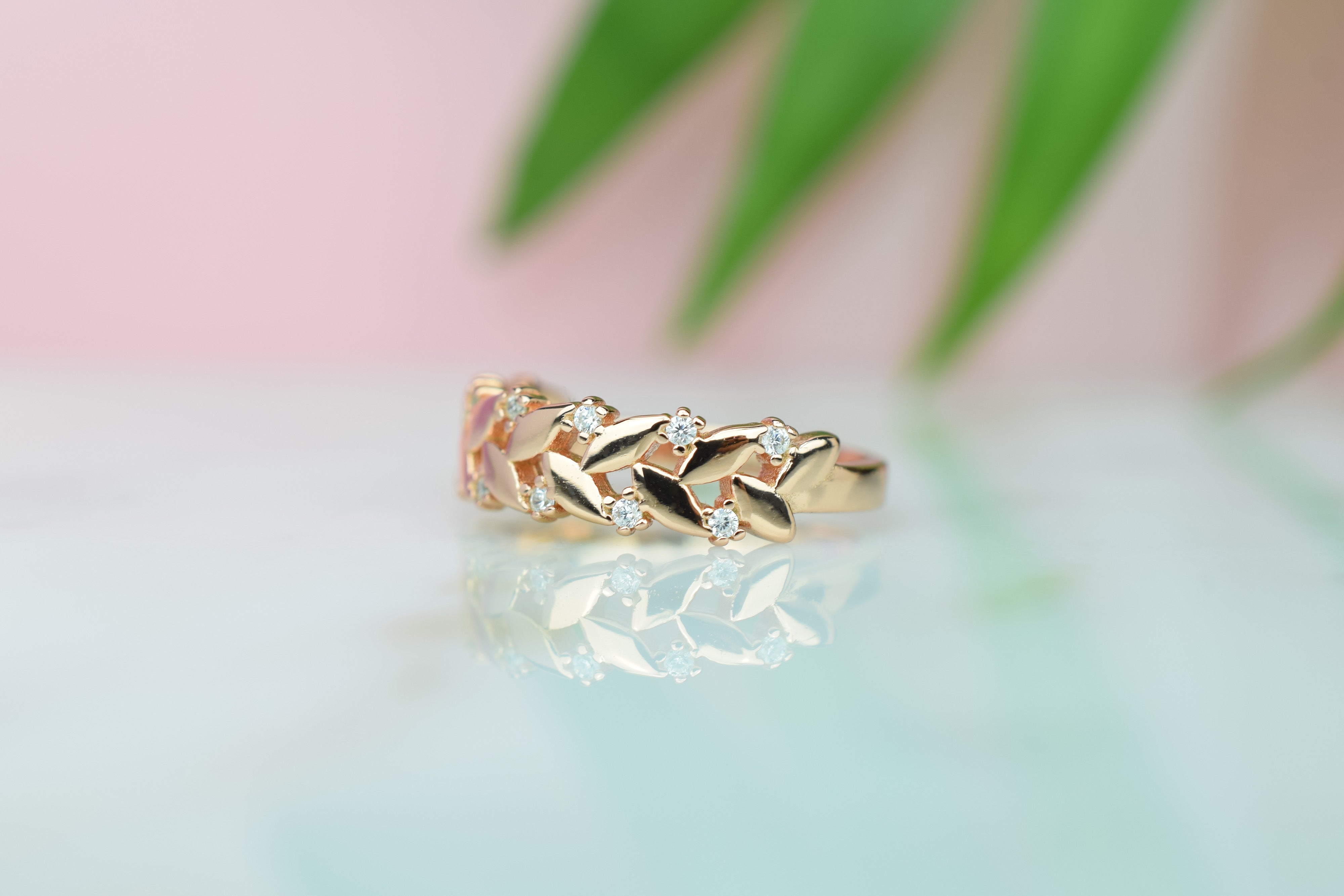 gouden statement ring, leaf ring goud, zilveren ring met blaadjes, blaadjes ring met stenen, blaadjes ring rose goud, gouden ring met blaadjes en stenen