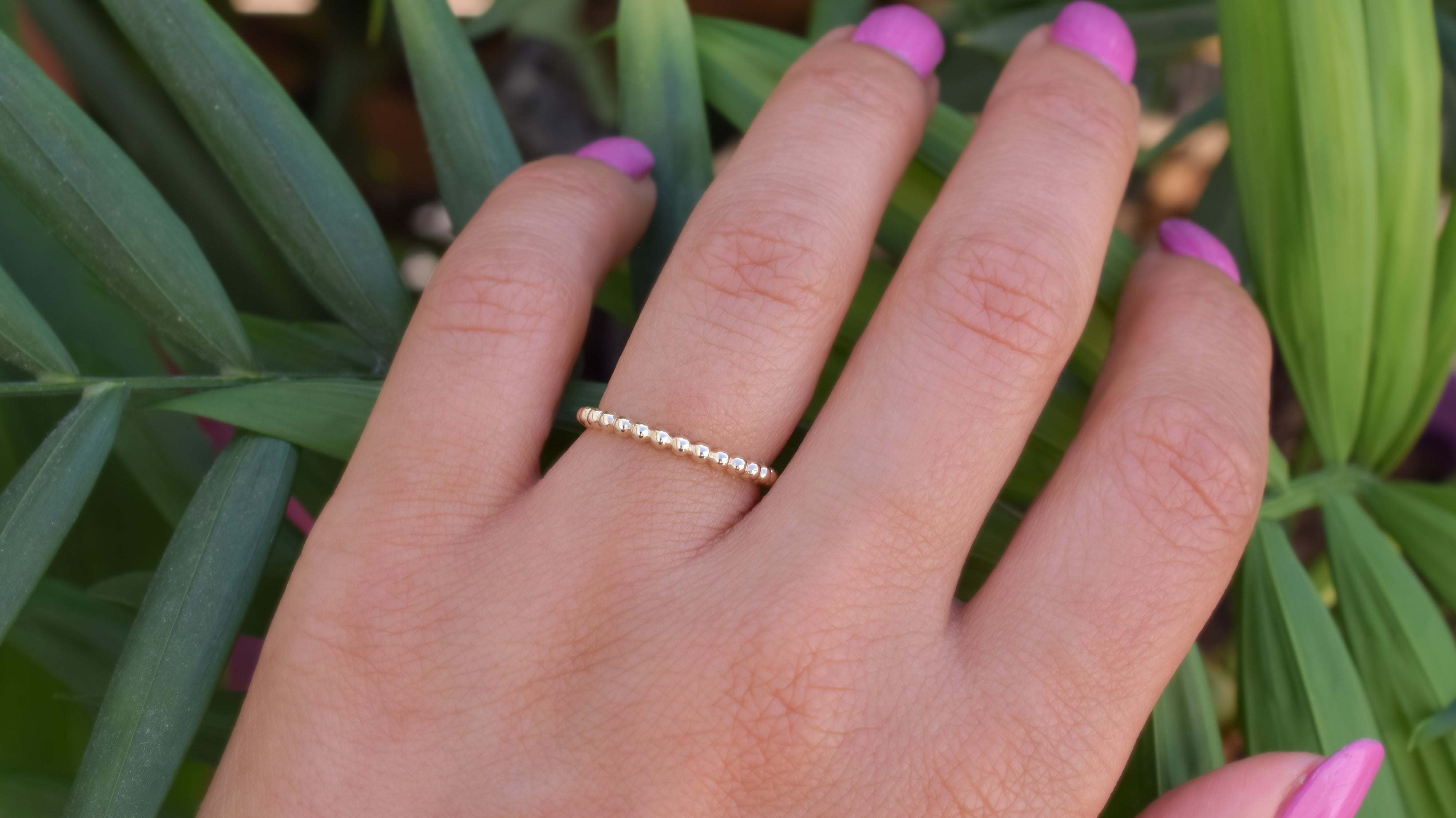 bolletjes ring, stapelring goud, aanschuifring goud, luxe ring, 14k gouden balletjes ring, eternity gouden ring
