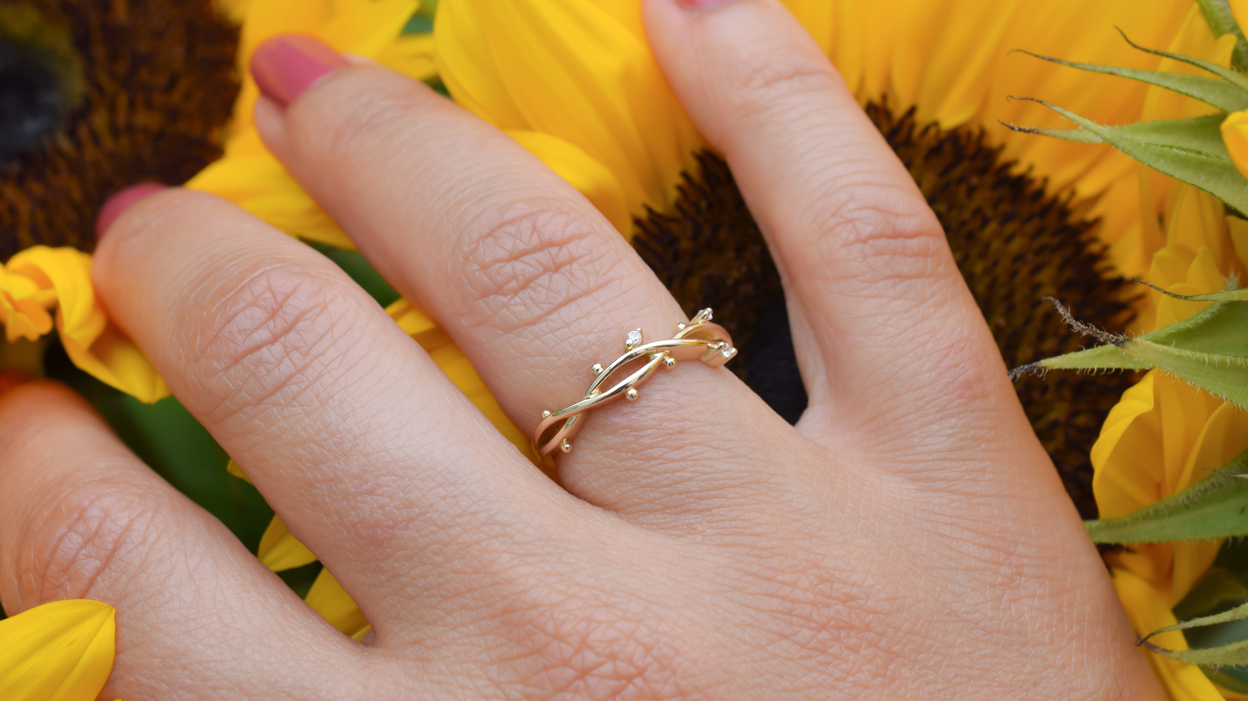 gouden bloemen ring, ring met blaadjes, ring met stenen, verlovingsring, rosegoud ring, zilveren verlovingsring