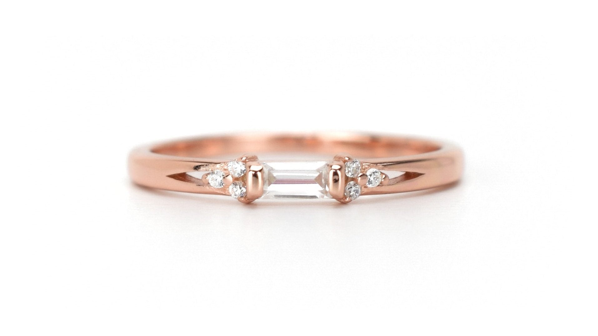 baquette ring, gouden ring voor dames, baquette ring rosegoud, ring met stenen zilver, verlovingsring voor dames, subtiele ring met stenen