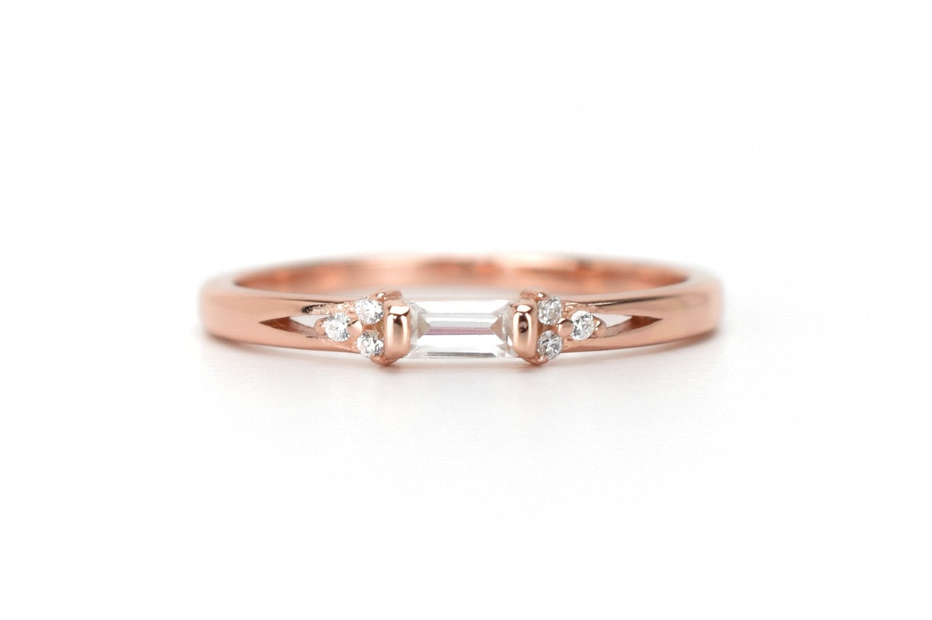 baquette ring, gouden ring voor dames, baquette ring rosegoud, ring met stenen zilver, verlovingsring voor dames, subtiele ring met stenen