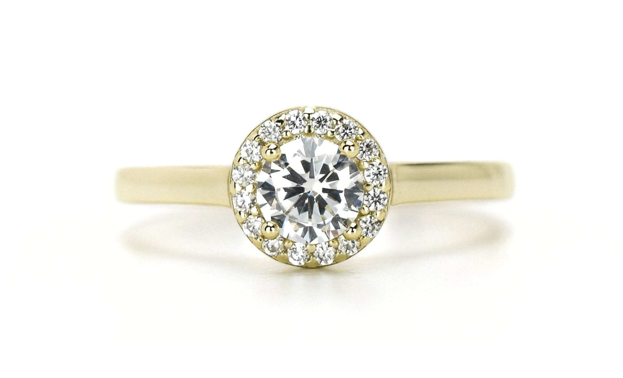 halo gouden ring, 18k goud, verlovingsring, ronde ring, gouden ronde ring, stapel ring, bruidsring