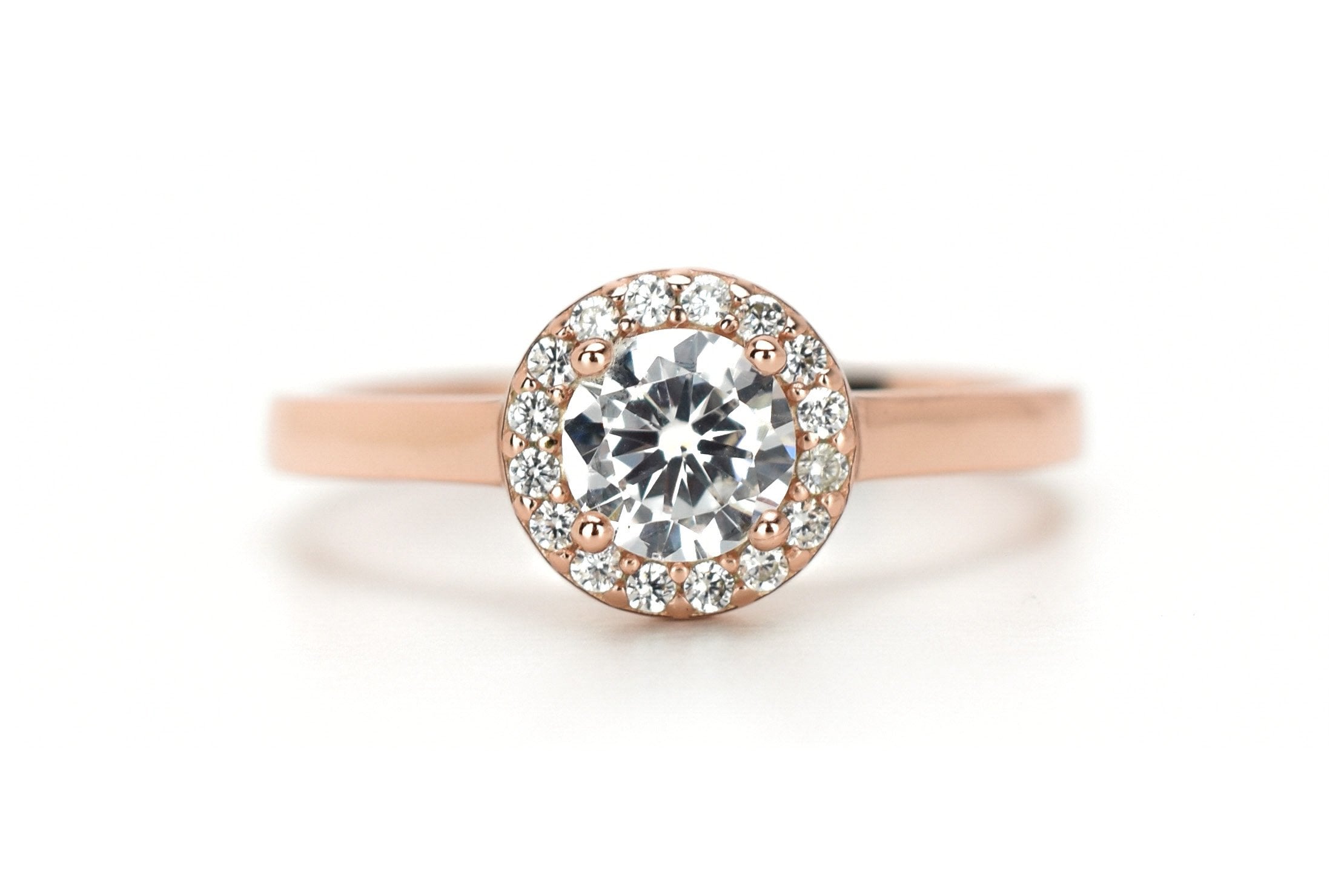 halo gouden ring, 18k goud, verlovingsring, ronde ring, gouden ronde ring, stapel ring, bruidsring