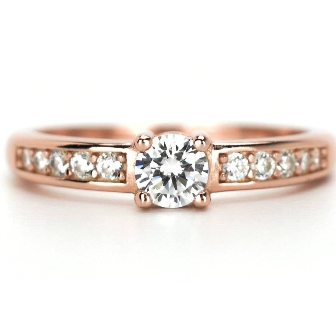 verlovingsring goud, gouden stenen ring, ring met stenen rosegoud, zilveren ring voor dames, zilveren verlovingsring, statement ring goud, solitaire ring zilver, 18k gouden ring met stenen