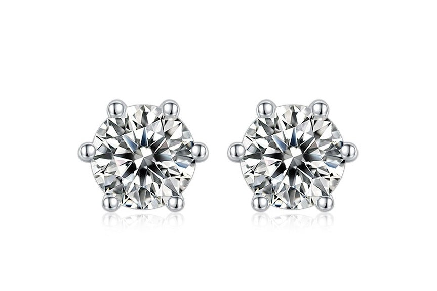 Oorbellen met steen, diamant oorbellen, oorbellen met witte stenen, ronde stenen oorbellen, kleine oorknoppen, oorsieraden zilver, zilveren oorknoppen, subtiele oorknoppen, fijne zilveren oorknoppen zilver