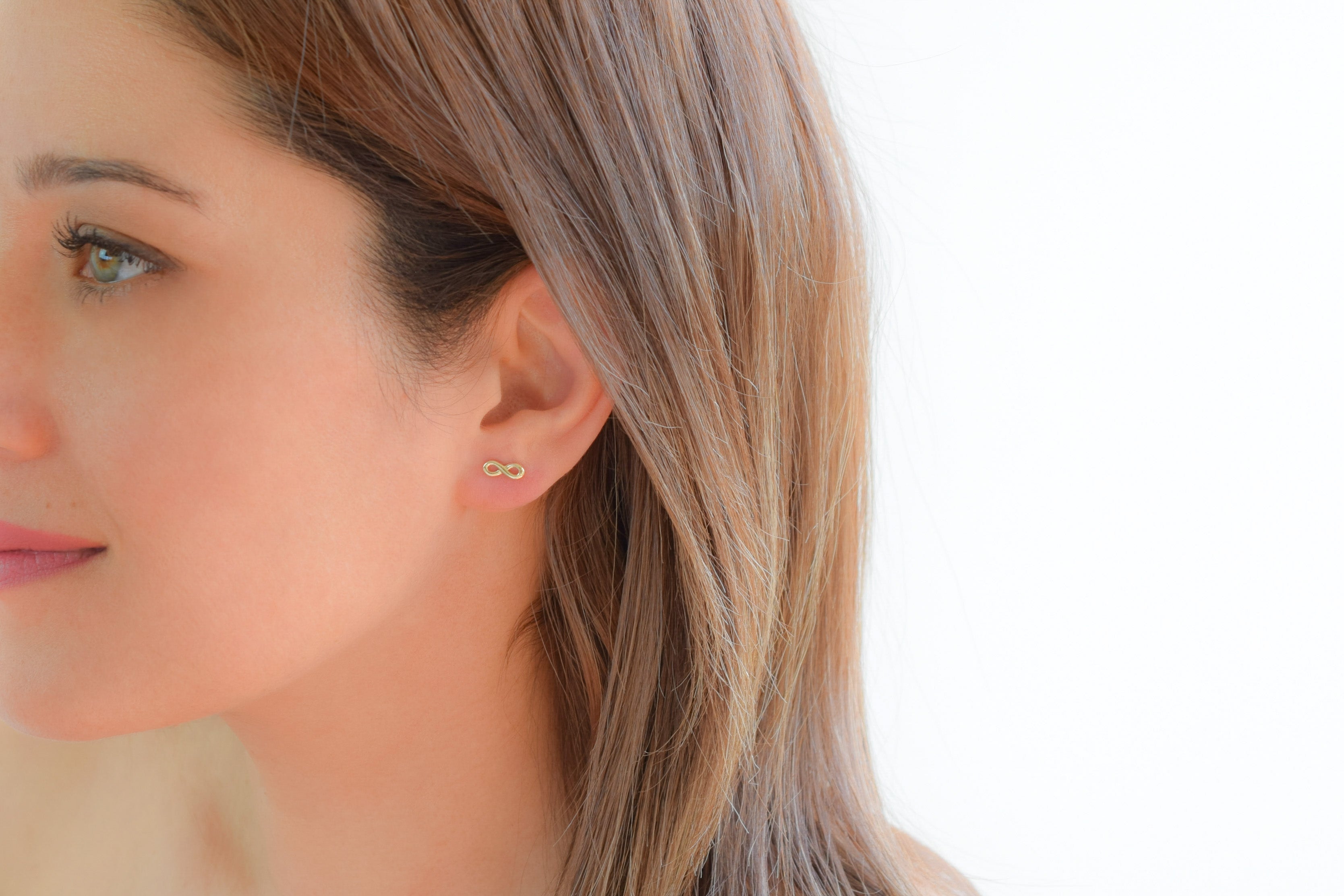 14k oorbellen, oorbellen goud aparte vorm, unieke oorknoppen 14 karaat goud, dames oorbellen goud, sierlijke oorbellen goud, dames oorknoppen 14 karaat