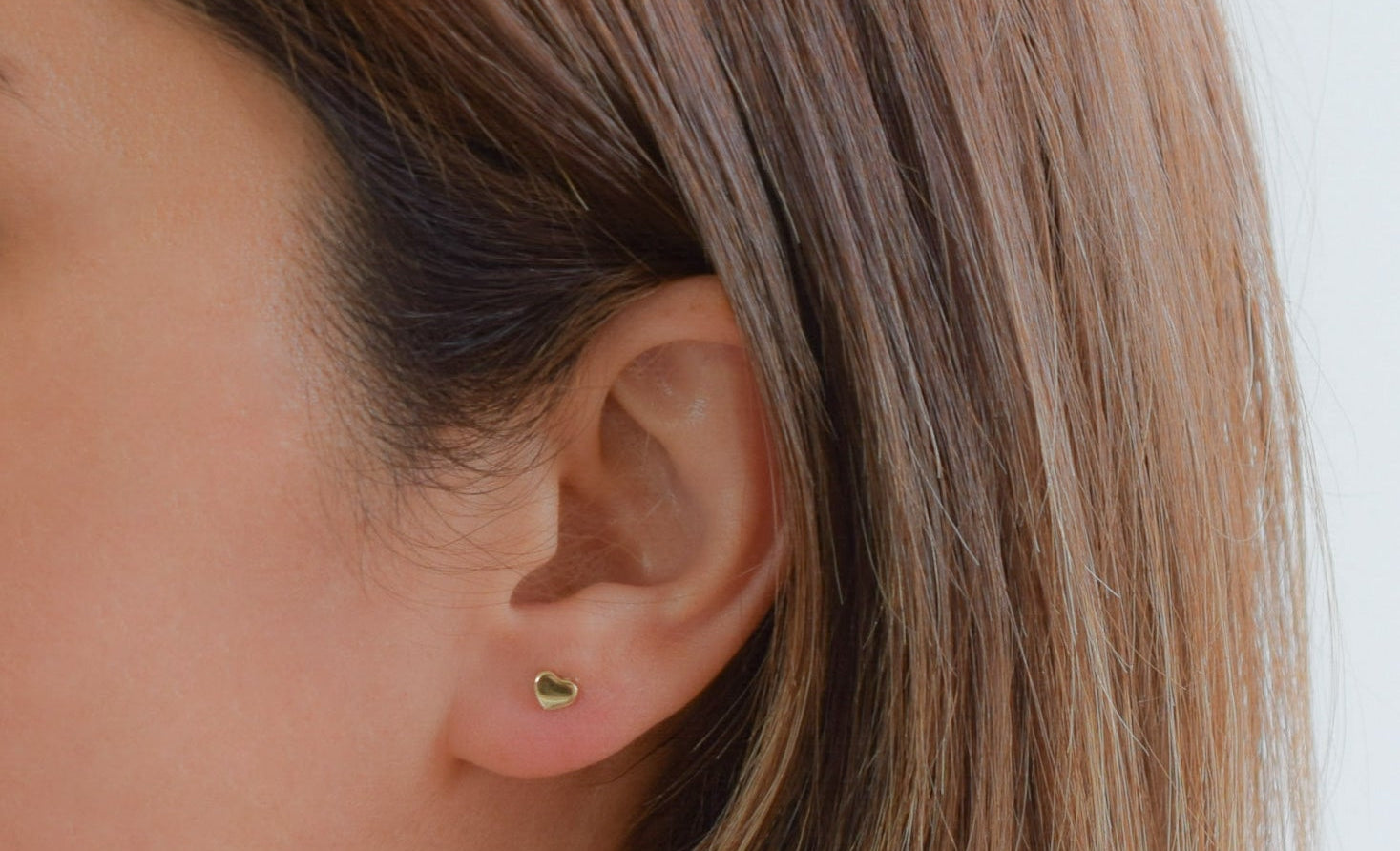 Gouden oorbellen haryjes, dames hartjes oorbellen 14 karaat, kleine gouden hartjes oorknoppen, dichte harten oorbellen meisjes, 14 karaat gouden hart oorbellen