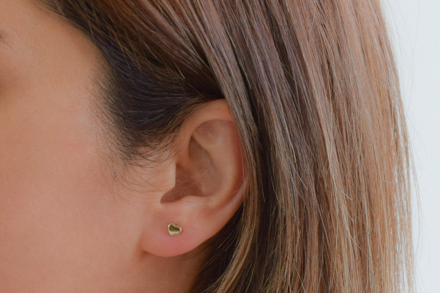 Gouden oorbellen haryjes, dames hartjes oorbellen 14 karaat, kleine gouden hartjes oorknoppen, dichte harten oorbellen meisjes, 14 karaat gouden hart oorbellen