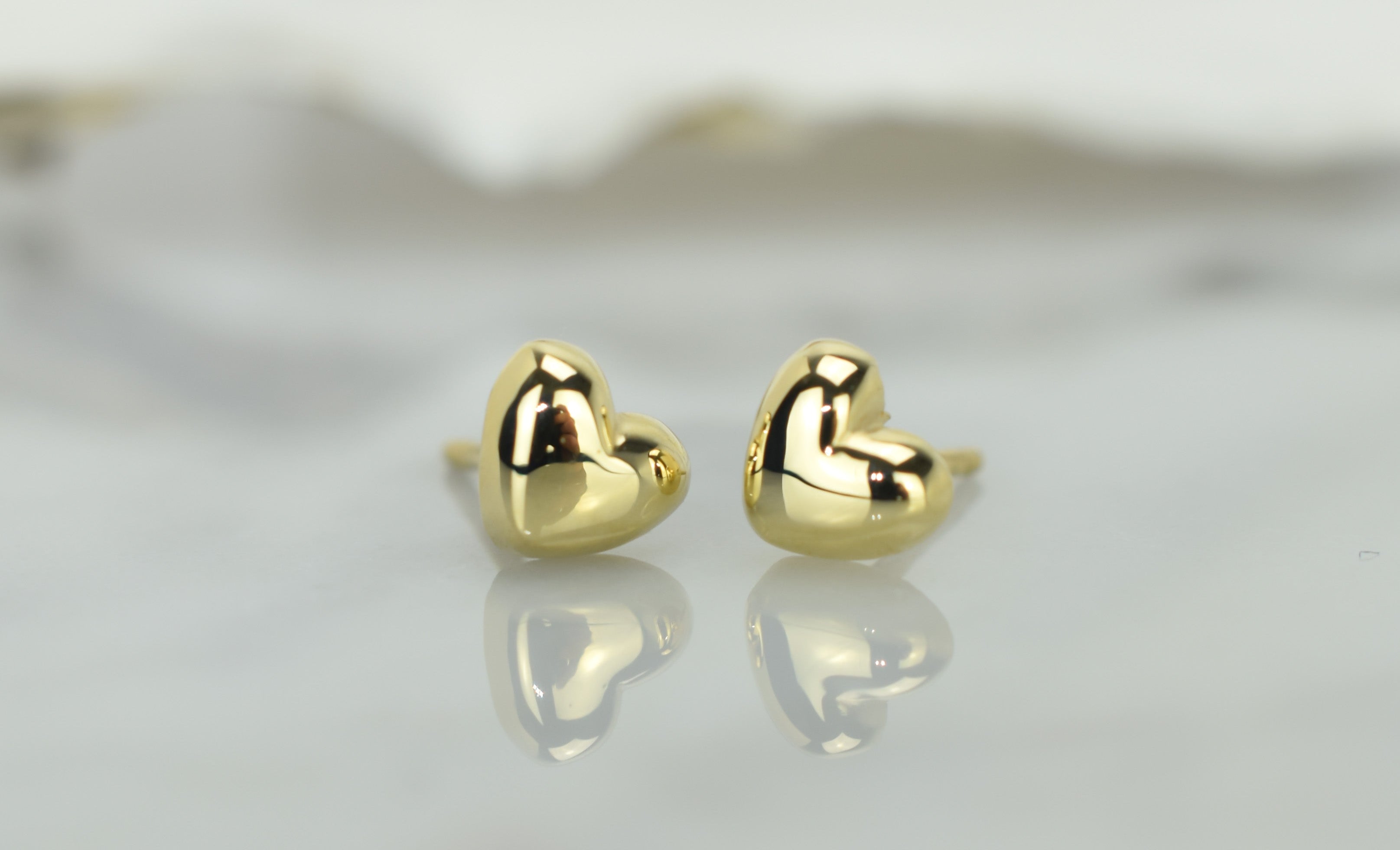 14k gouden harten oorbellen, gouden hartjes oorknoppen, dames ghart oorbellen, meisjes hartjes oorbellen goud, gouden oorbellen hartjes, 14k kleine hart oorbellen, dichte oorbellen hartjes goud