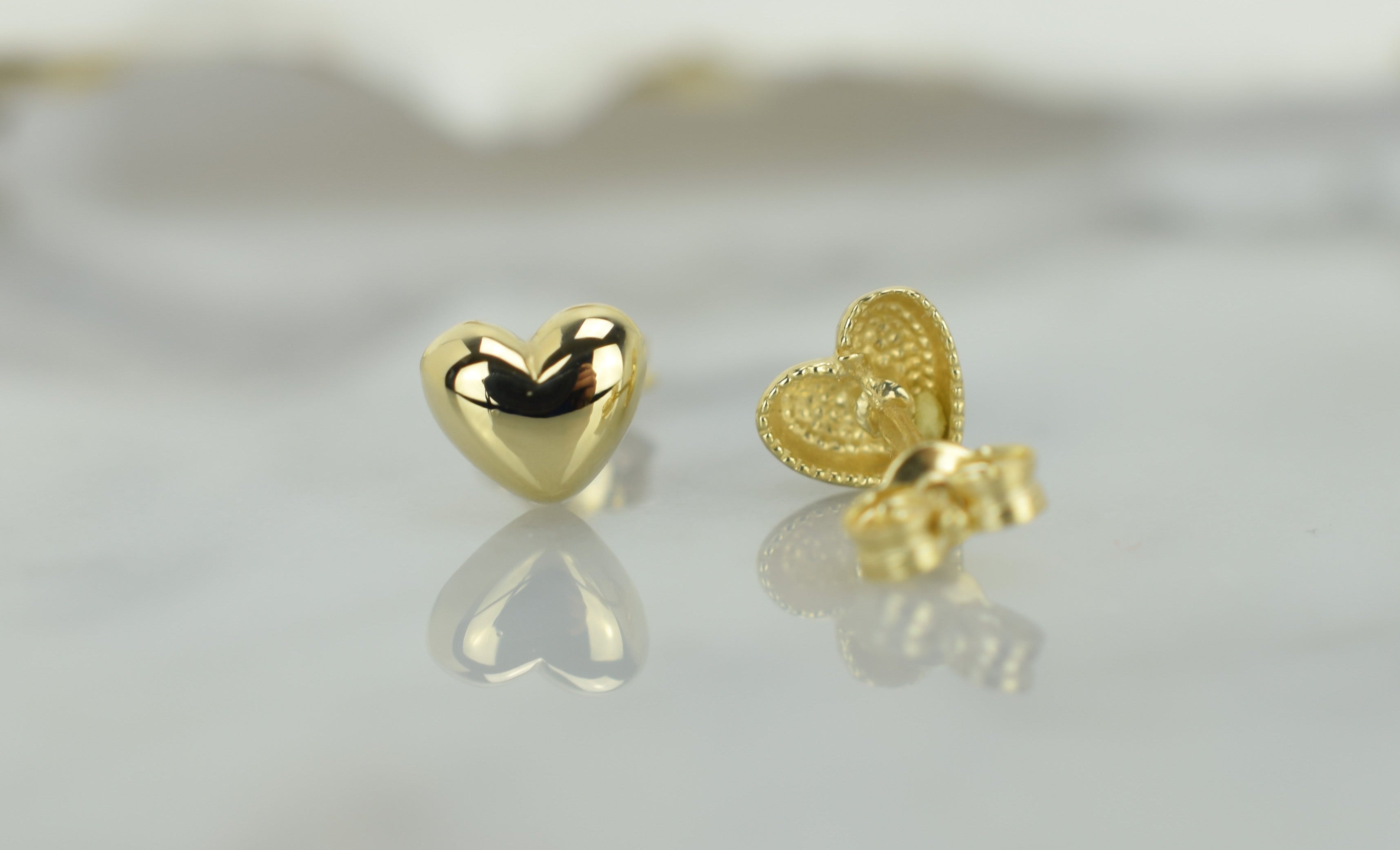 14k gouden harten oorbellen, gouden hartjes oorknoppen, dames ghart oorbellen, meisjes hartjes oorbellen goud, gouden oorbellen hartjes, 14k kleine hart oorbellen, dichte oorbellen hartjes goud