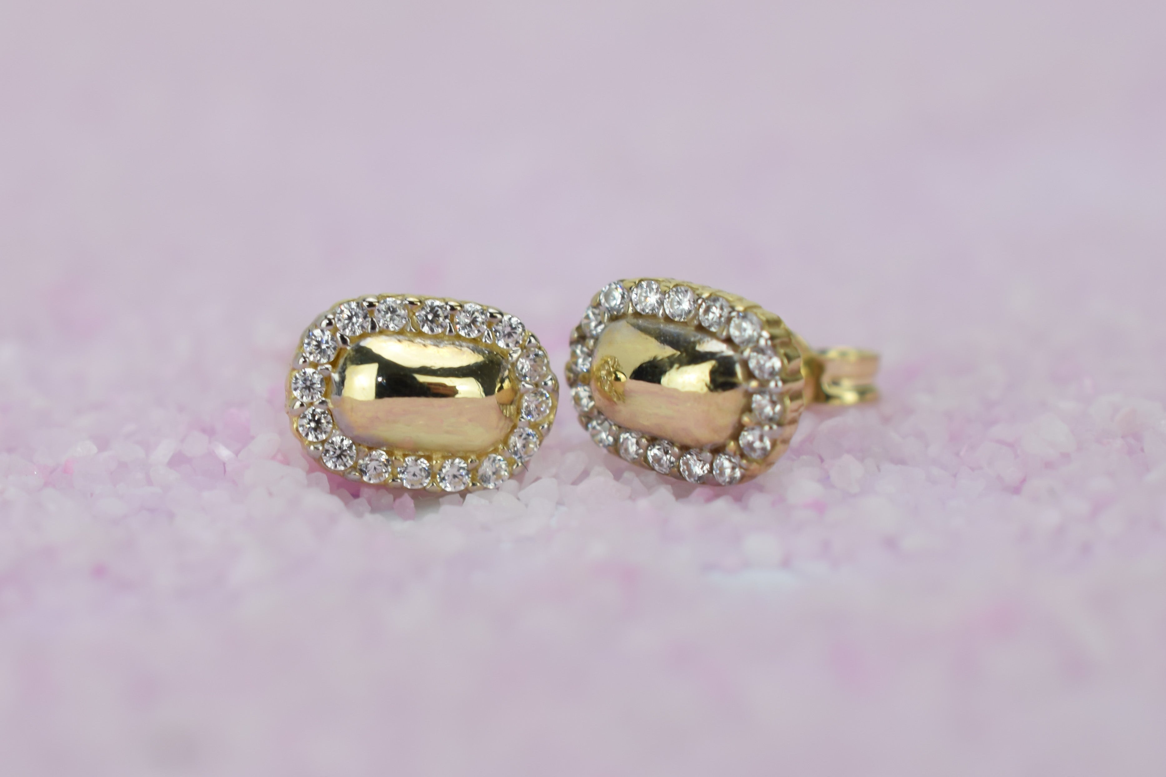 14k oorbellen, rechthoekige oorbellen, halo oorbellen goud, 14k dames gouden oorbellen, oorknoppen 14k met stenen, 14karaat oorbellen rechthoekig, gouden minimalistische oorbellen, gouden klassieke oorbellen