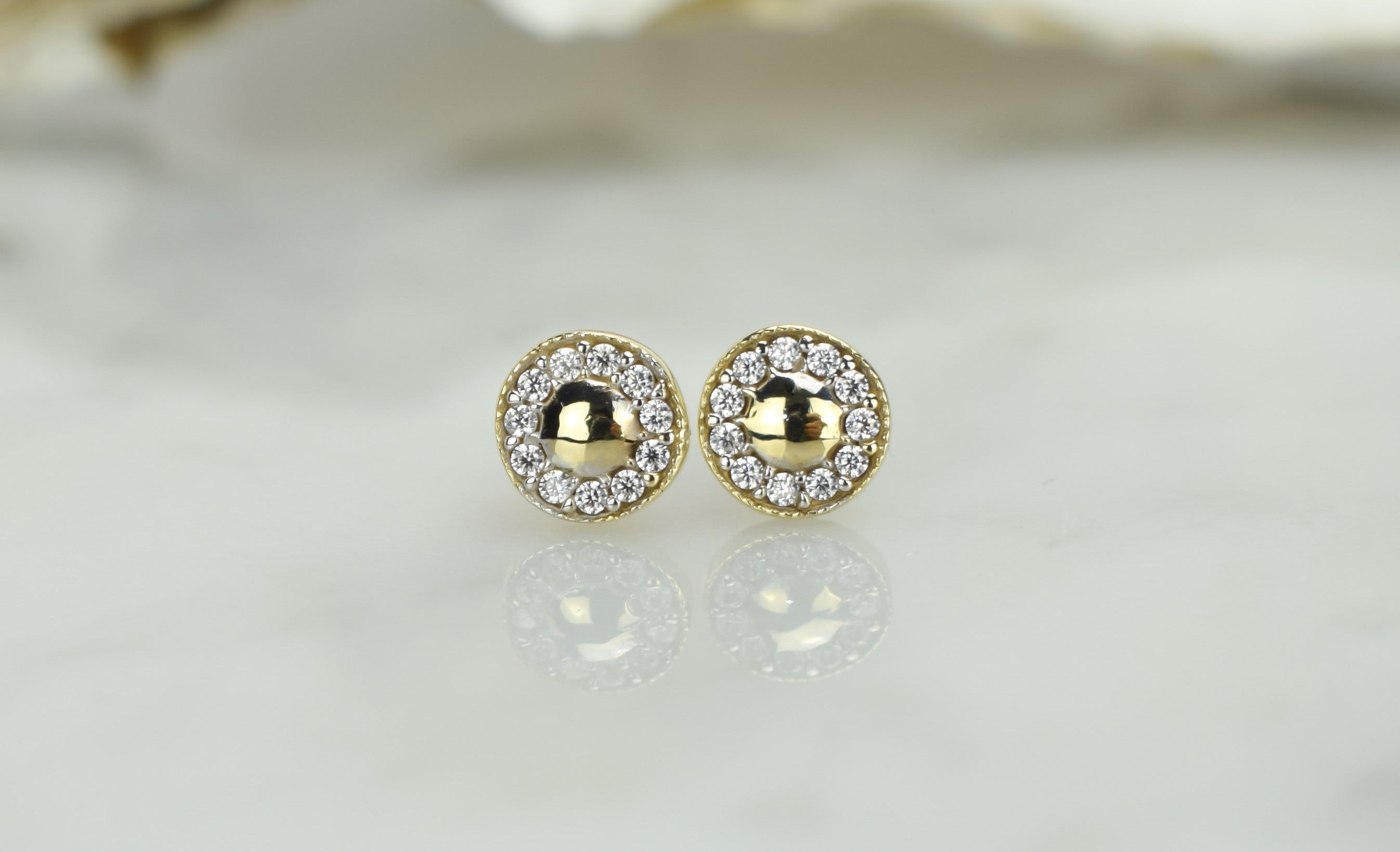 gouden ronde oorbellen, oorbellen met stenen, 14k oorbellen rondjes, halo oorbellen goud, gouden kleine oorbellen met stenen, klassieke oorbellen voor vrouwen, 14k gouden ronde oorbellen voor meisjes, dames oorbellen 14 karaat goud