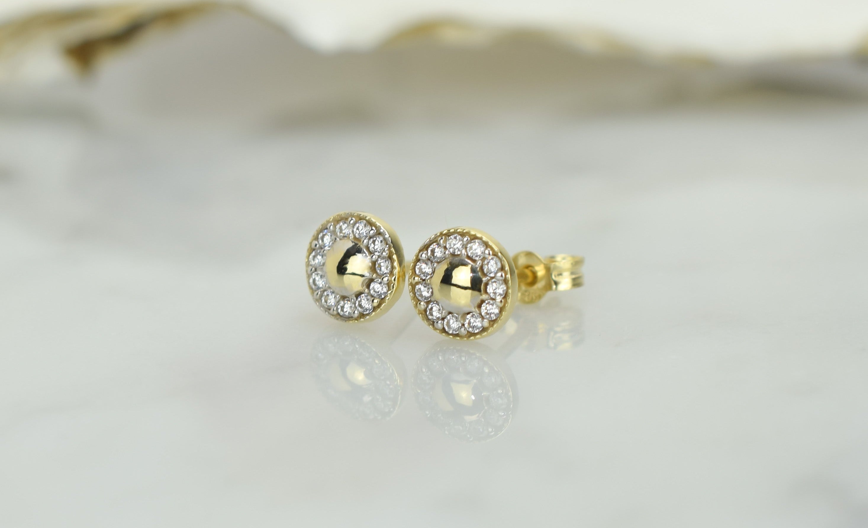 gouden ronde oorbellen, oorbellen met stenen, 14k oorbellen rondjes, halo oorbellen goud, gouden kleine oorbellen met stenen, klassieke oorbellen voor vrouwen, 14k gouden ronde oorbellen voor meisjes, dames oorbellen 14 karaat goud