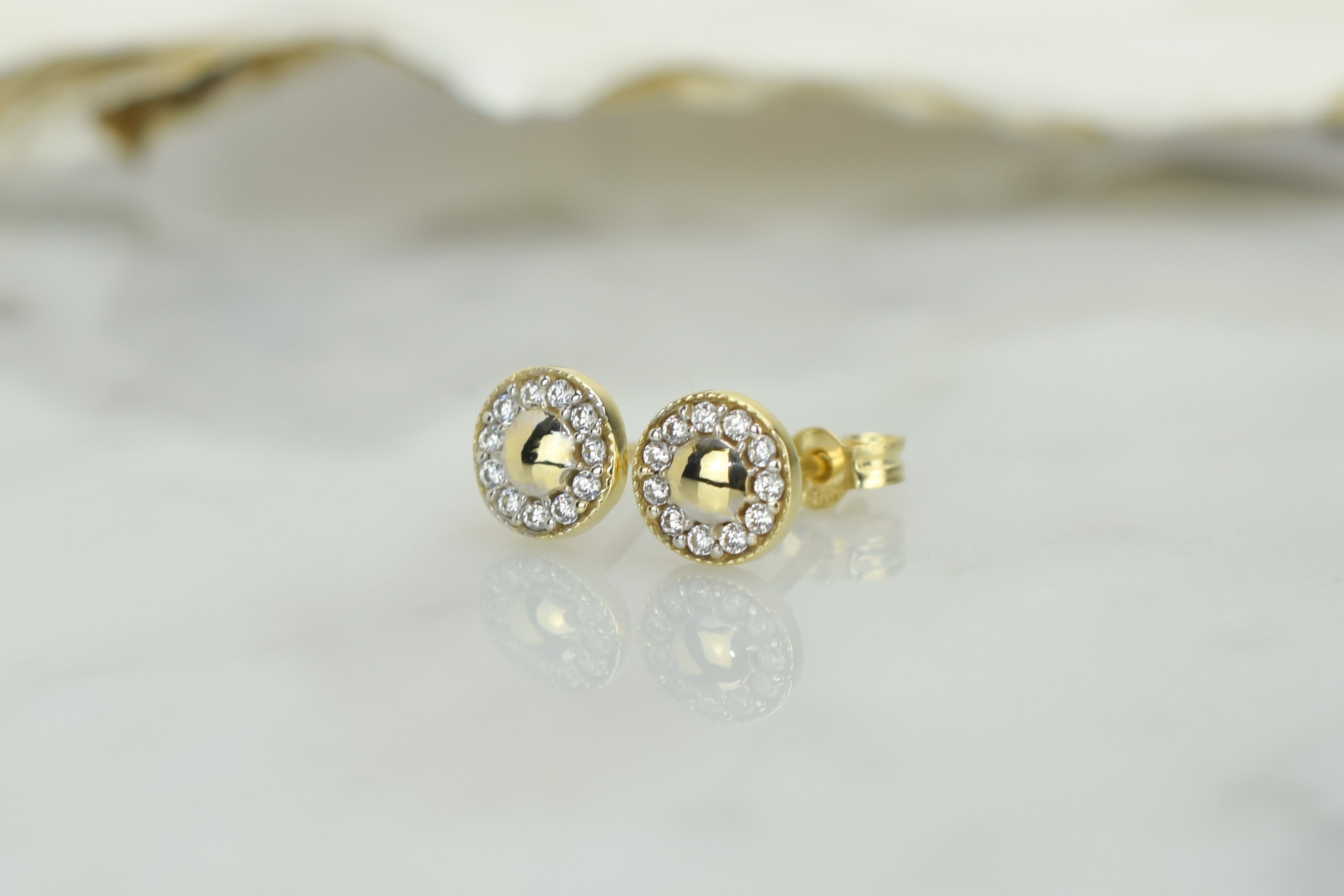 gouden ronde oorbellen, oorbellen met stenen, 14k oorbellen rondjes, halo oorbellen goud, gouden kleine oorbellen met stenen, klassieke oorbellen voor vrouwen, 14k gouden ronde oorbellen voor meisjes, dames oorbellen 14 karaat goud