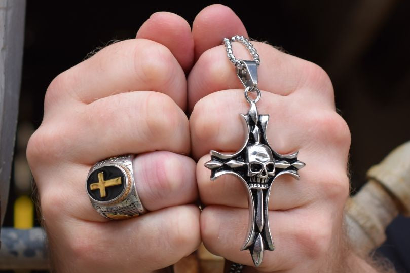 Mannen kruis ring, stoere mannen ring, mannen ring, kruis sieraad voor mannen, stalen ring, stalen kruis ring, grote mannen ring