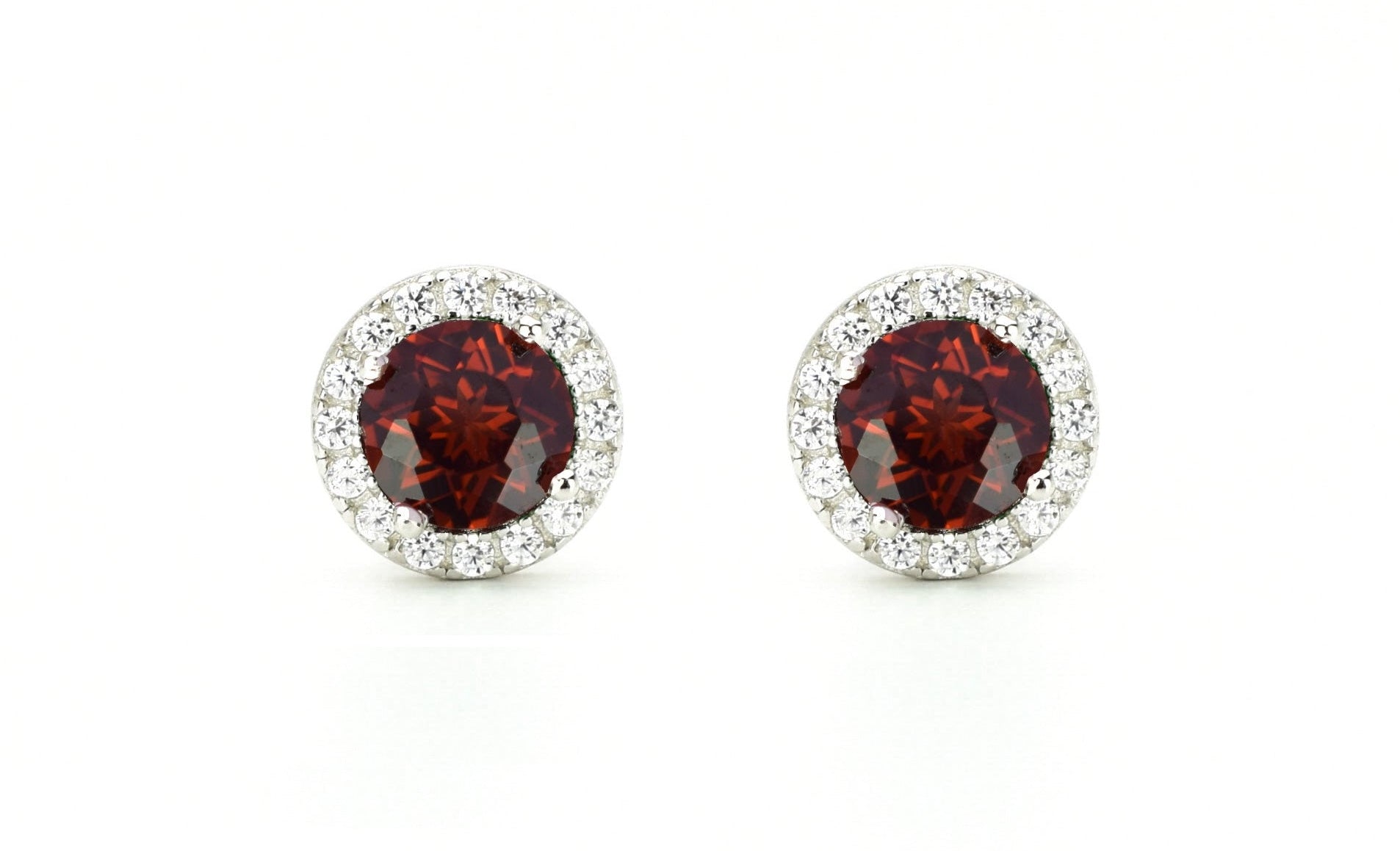 Granaat oorbellen, Granaat geboorte stenen, Granaat zilveren oorbellen, birthstone oorbellen, geboortesteen oorbellen, januari stenen, zilveren geboorte stenen, geboorte stenen sieraden, birthstone stenen