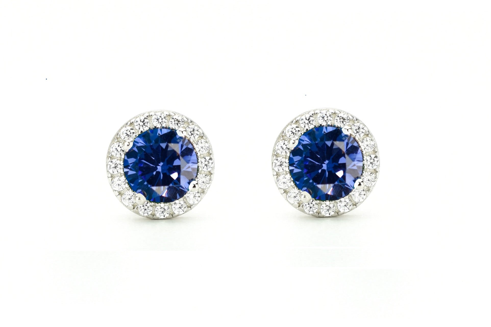 Tanaziet oorbellen, blauwe tanaziet oorknoppen, gouden tanaziet oorknoppen, oorbellen birthstone, geboortestenen oorbellen, blauwe oorbellen, blauwe oorbellen tanaziet, paarse oorbellen, violette oorbellen, roze gouden oorbellen blauw, zilveren birthstone sieraden