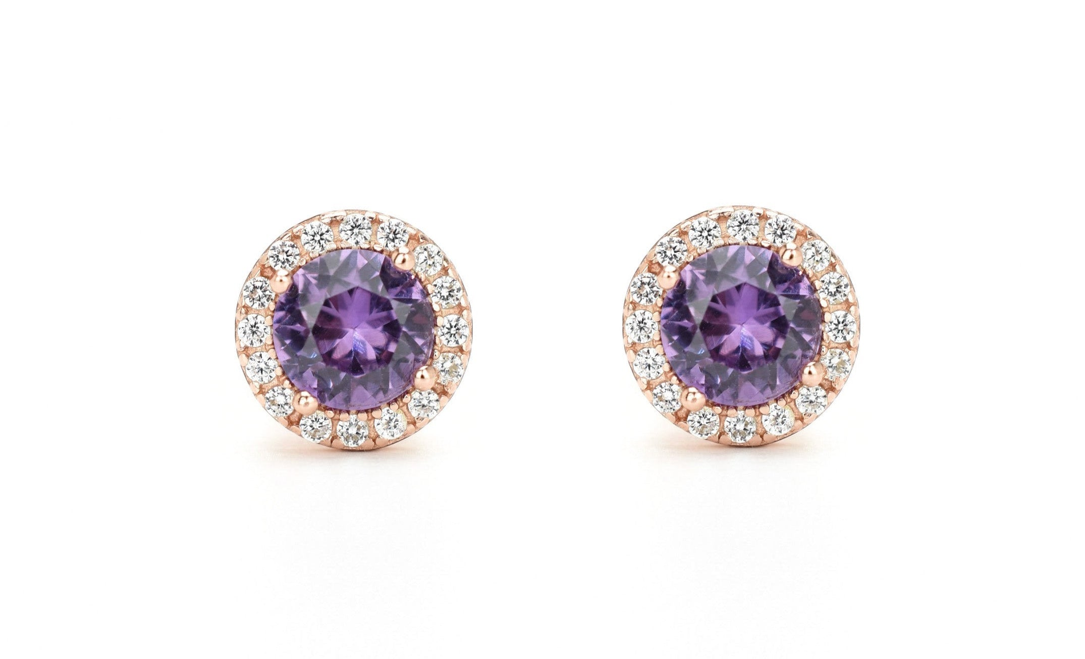 Alexandriet oorbellen, gouden alexandriet sieraden, paarse oorbellen, zilveren ronde alexandriet oorbellen, natuurstenen oorbellen, birhstone oorbellen, rosegouden oorsieraden, bemy jewels, verona, oorbellen geboortesteen, juni geboortesteen, oorknoppen alexandriet