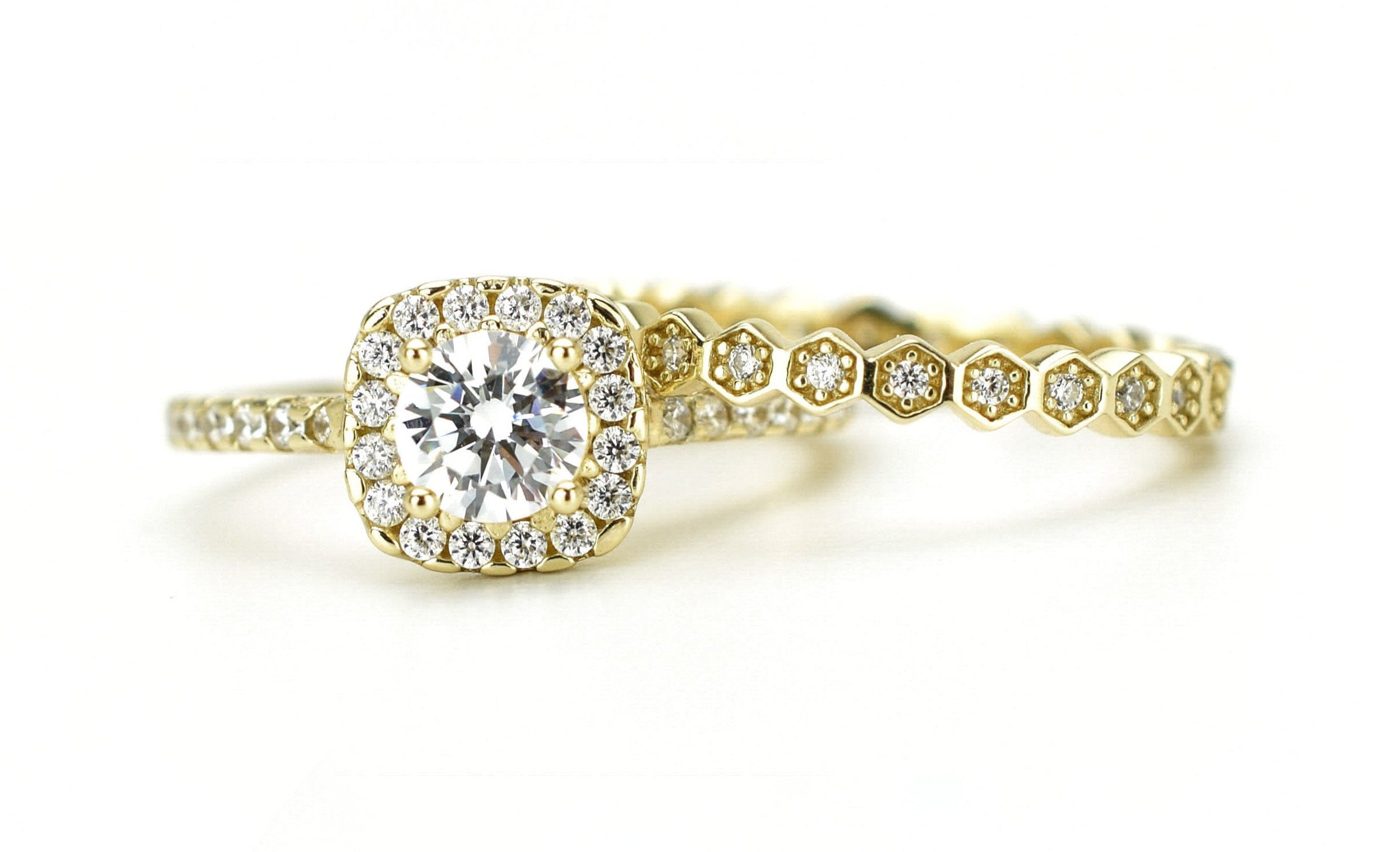 verlovingsring goud, gouden verlovingsring, zilveren verlovingsring, rosegouden verlovingsring, ring met stenen, solitaire zilveren ring met solitaire steen, vierkante ring, zilveren vierkante ring, gouden vierkante ring, ringenset goud, zilveren ringenset solitaire, Honeycomb Ring, Hexagon Ring, ringset, ring set