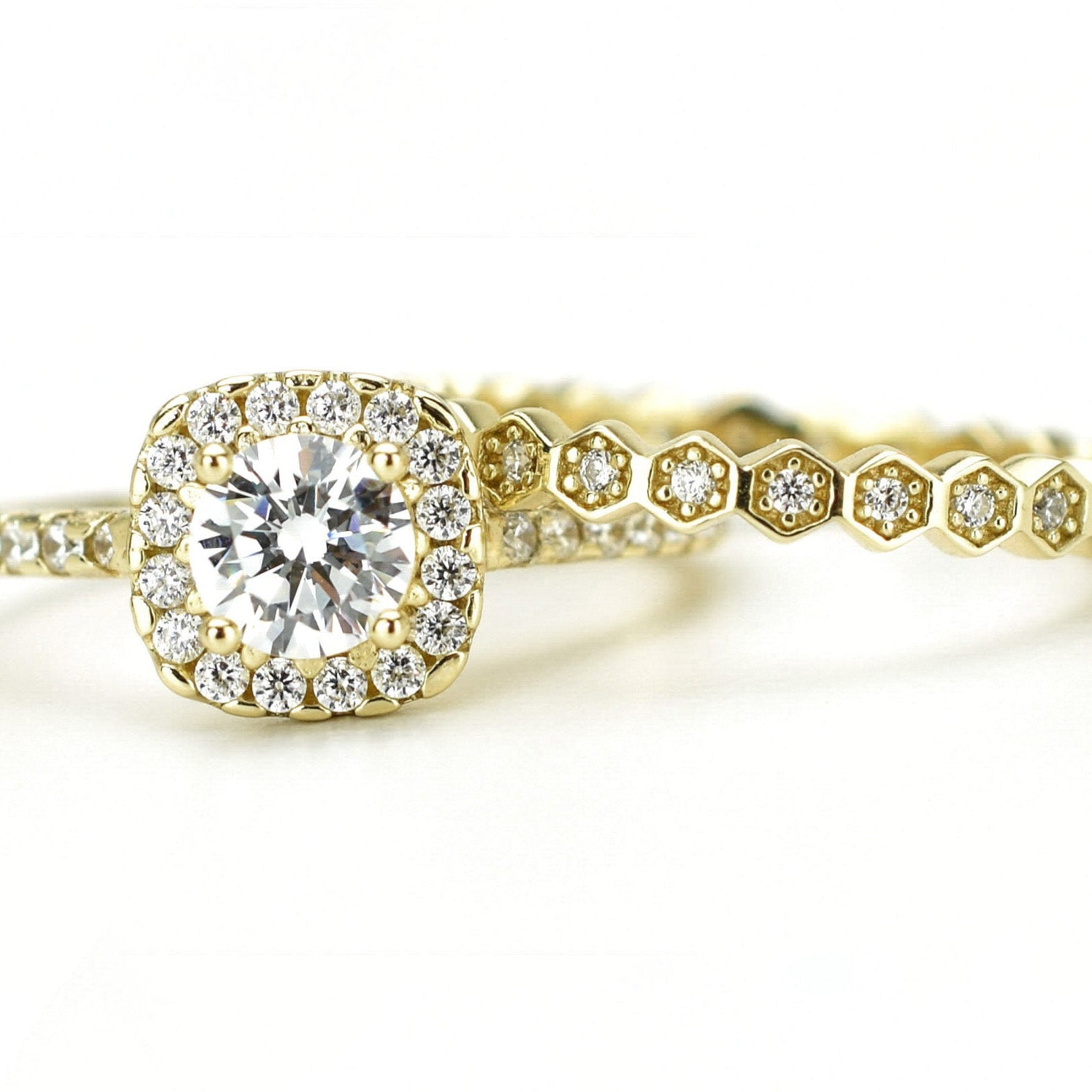 verlovingsring goud, gouden verlovingsring, zilveren verlovingsring, rosegouden verlovingsring, ring met stenen, solitaire zilveren ring met solitaire steen, vierkante ring, zilveren vierkante ring, gouden vierkante ring, ringenset goud, zilveren ringenset solitaire, Honeycomb Ring, Hexagon Ring, ringset, ring set